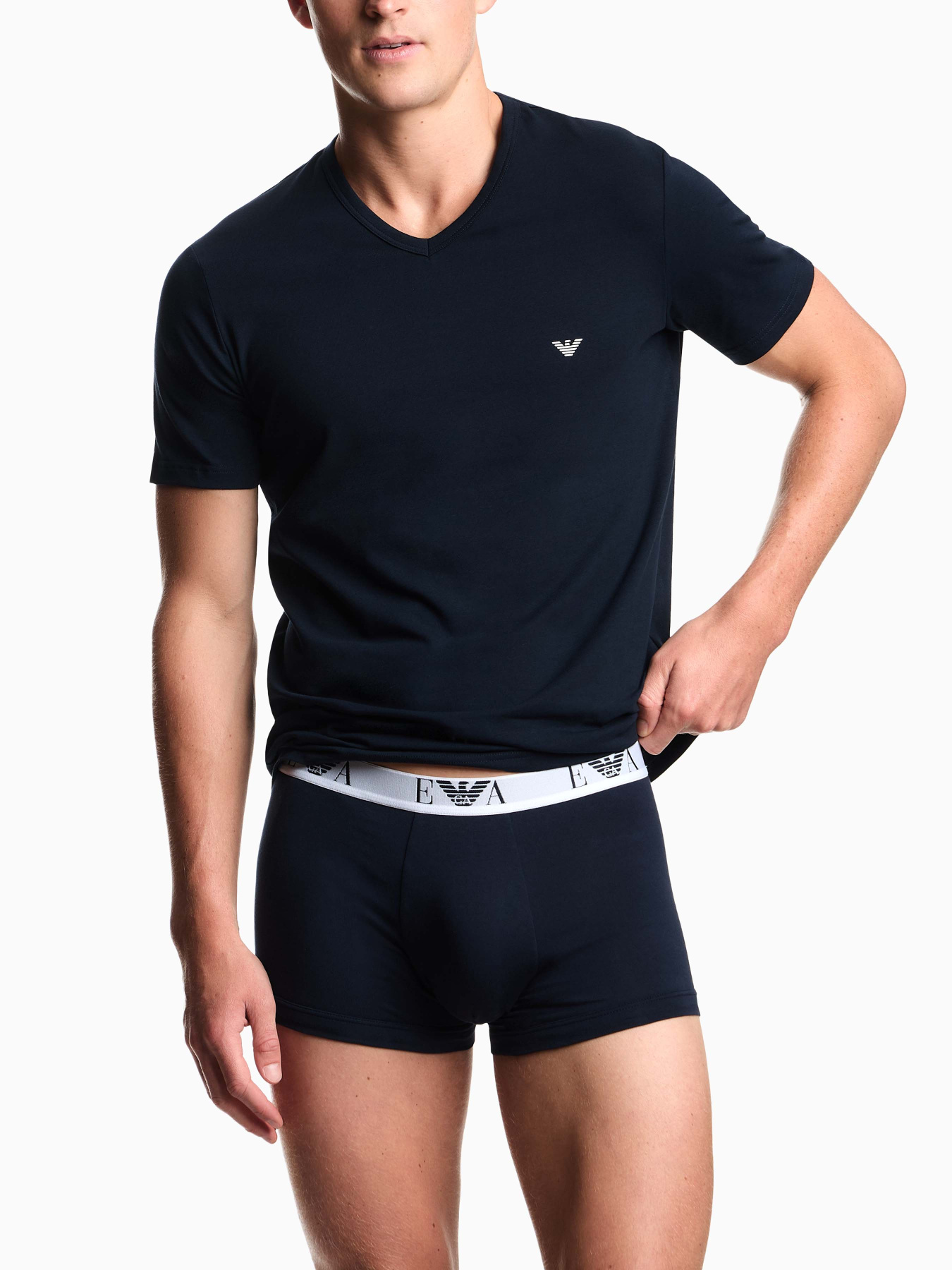 Футболки і поло Emporio Armani модель EM000392-AF14132-MB143 Футболки і поло Emporio Armani модель EM000392-AF14132-MB143 Фото