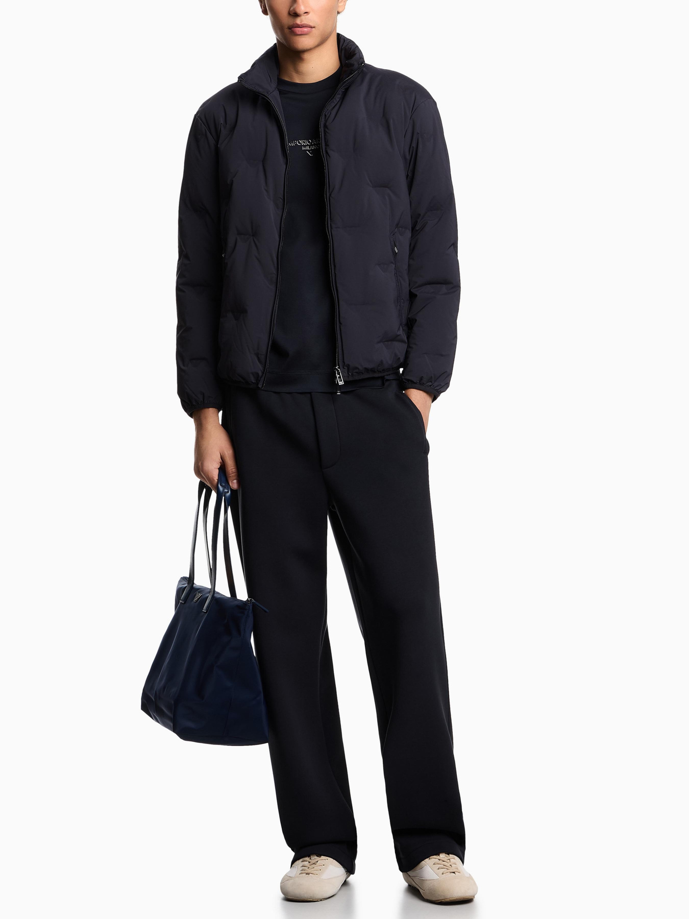 Куртки та дублянки Emporio Armani модель EM003045-AF18232-UB118 Фото