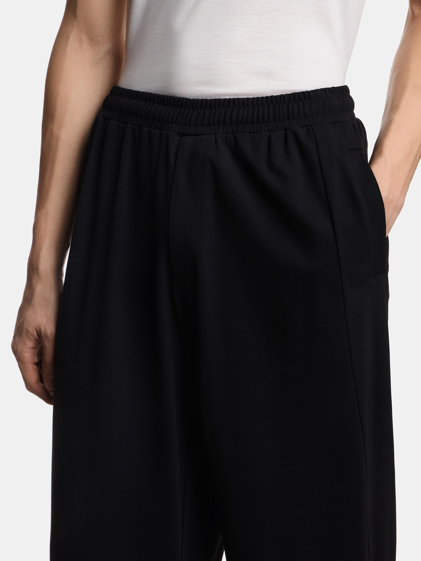Штани Emporio Armani модель EM004748-AF17659-UC001 Штани Emporio Armani модель EM004748-AF17659-UC001 Фото