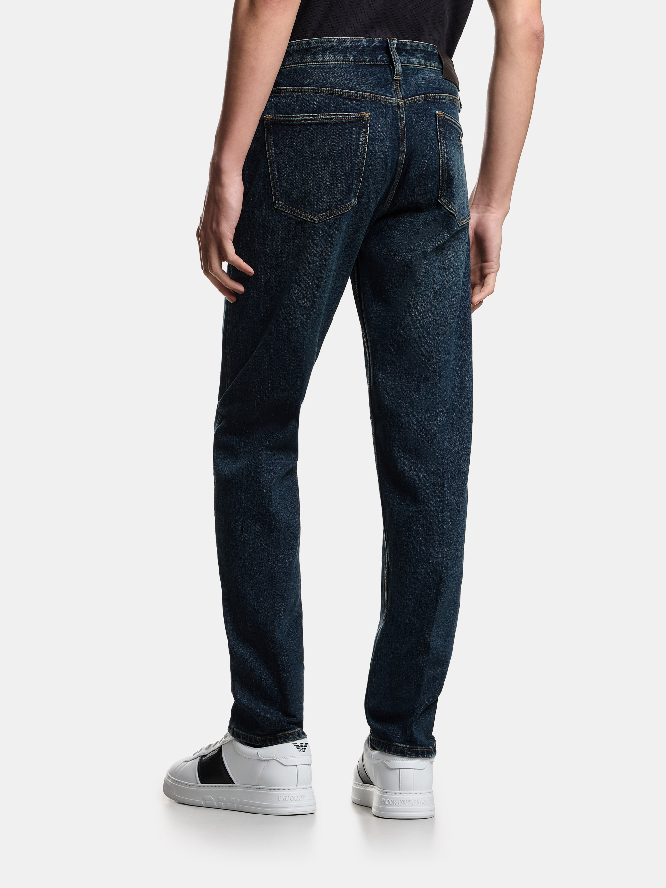 Джинсы Emporio Armani модель EM000668-AF22245-MB001 Джинсы Emporio Armani модель EM000668-AF22245-MB001 Фото