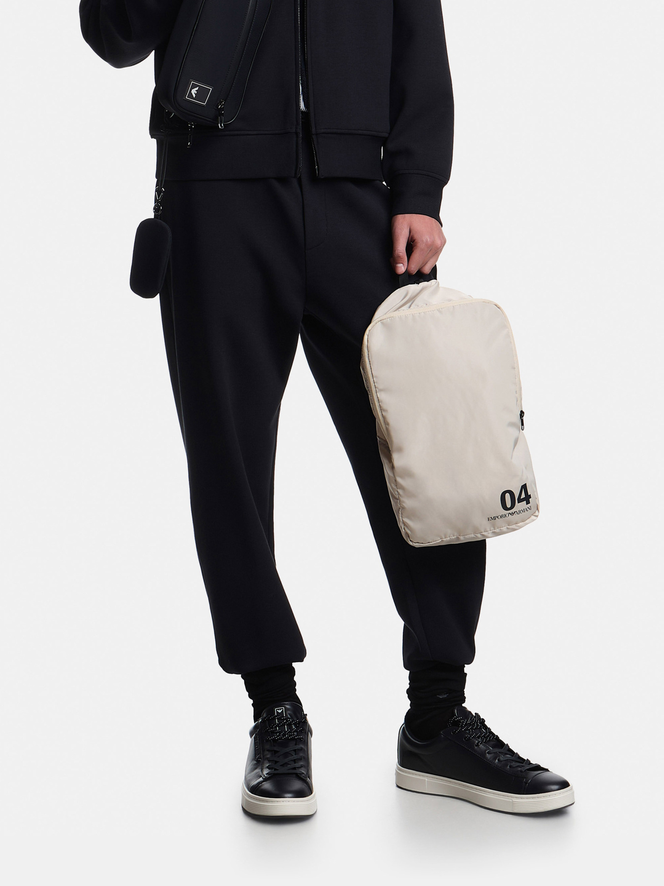 Штани Emporio Armani модель EM004514-AF13700-FB406 Штани Emporio Armani модель EM004514-AF13700-FB406 Фото