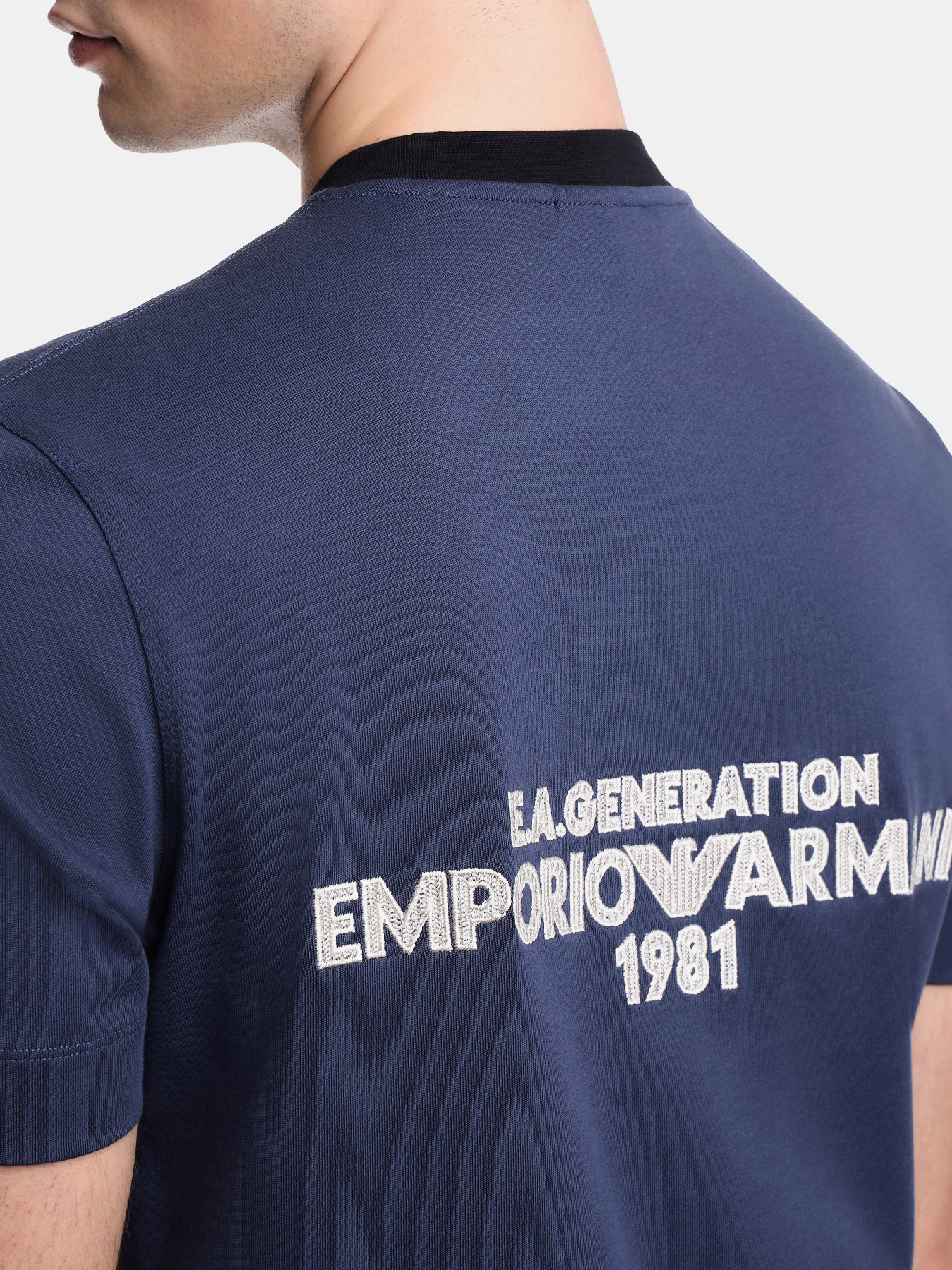 Футболки і поло Emporio Armani модель EM005257-AF13715-UB130 Футболки і поло Emporio Armani модель EM005257-AF13715-UB130 Фото