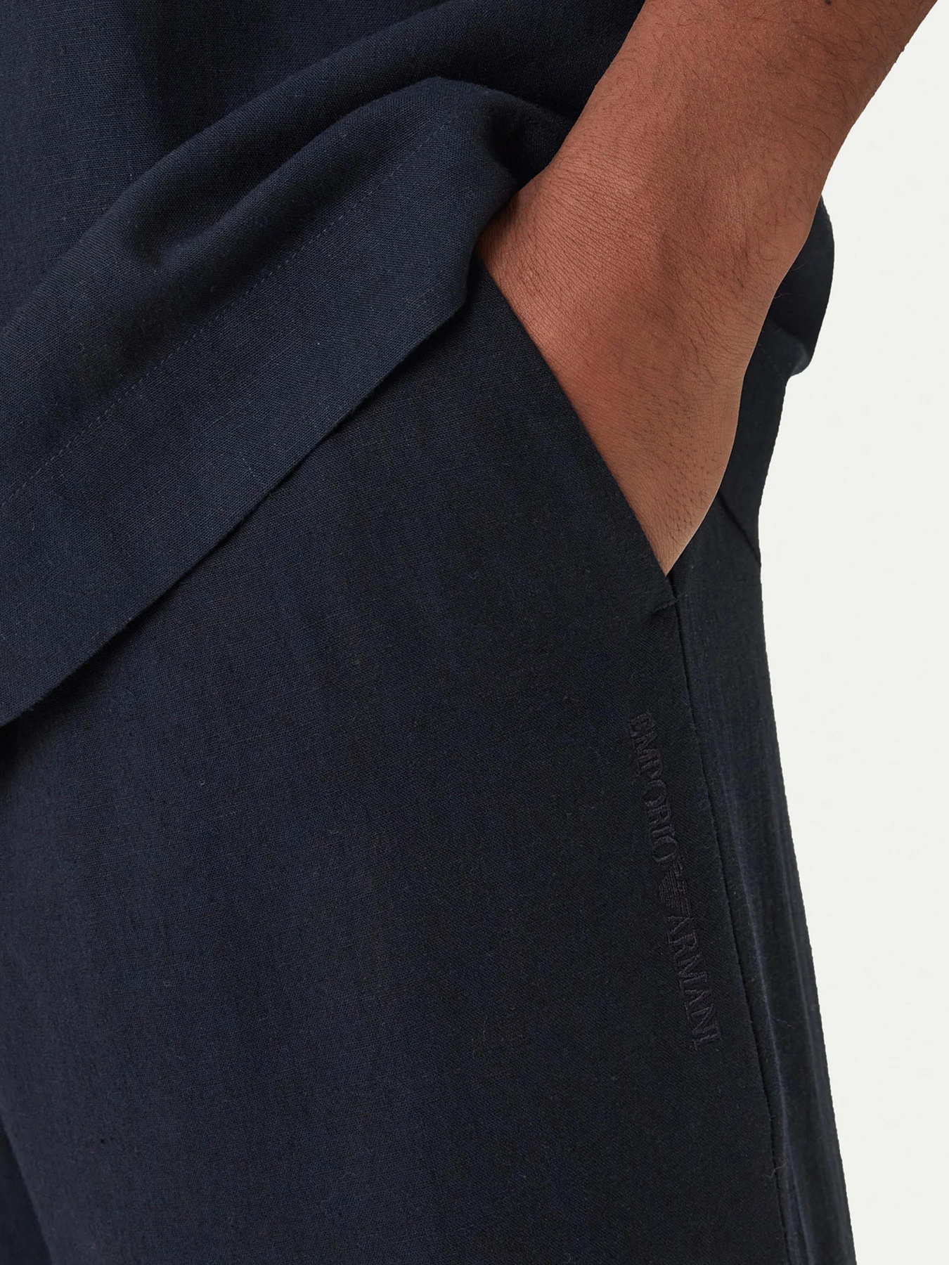 Штани Emporio Armani модель EM000586-AF20590-UB102 Штани Emporio Armani модель EM000586-AF20590-UB102 Фото