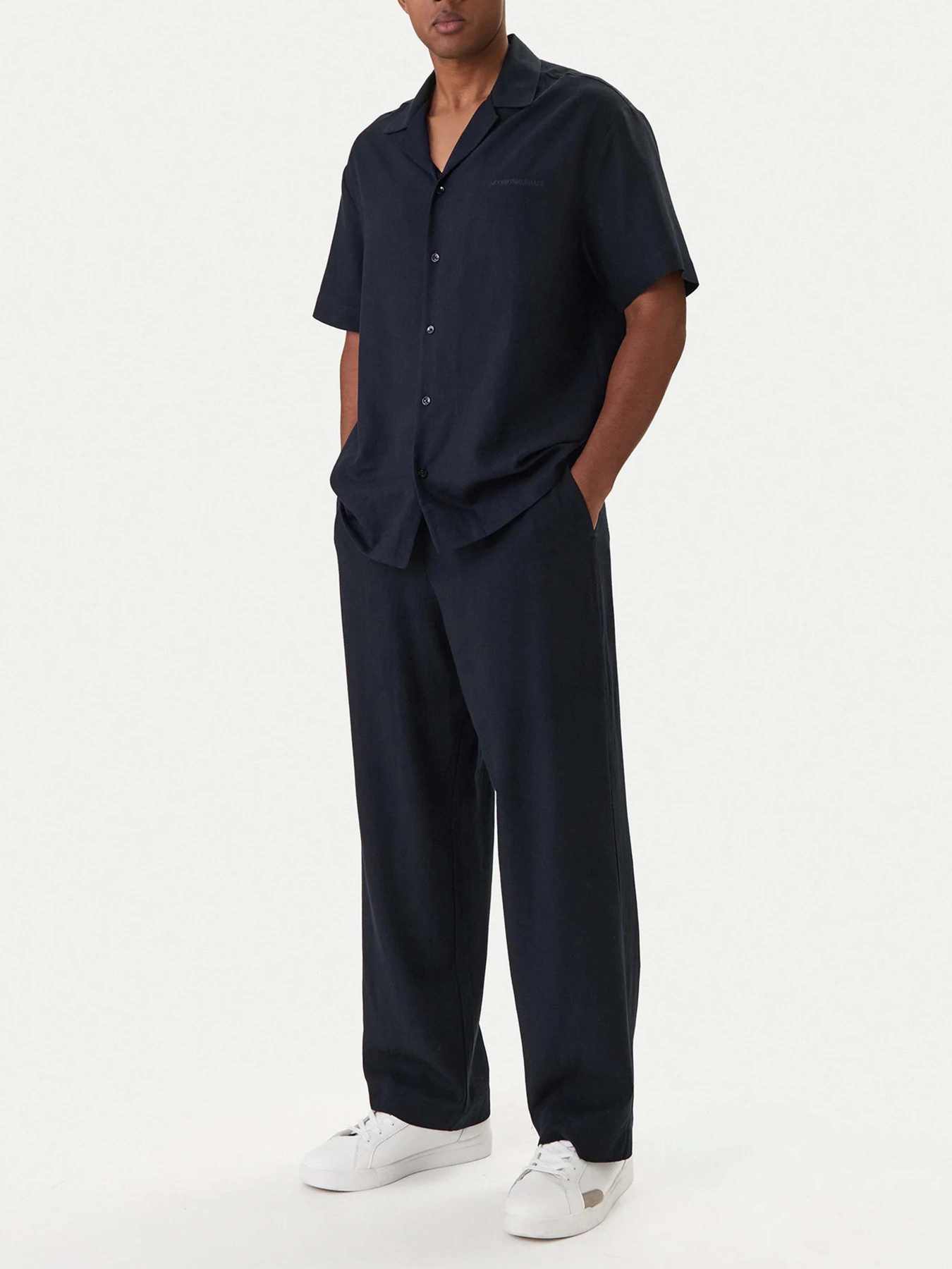 Штани Emporio Armani модель EM000586-AF20590-UB102 Штани Emporio Armani модель EM000586-AF20590-UB102 Фото