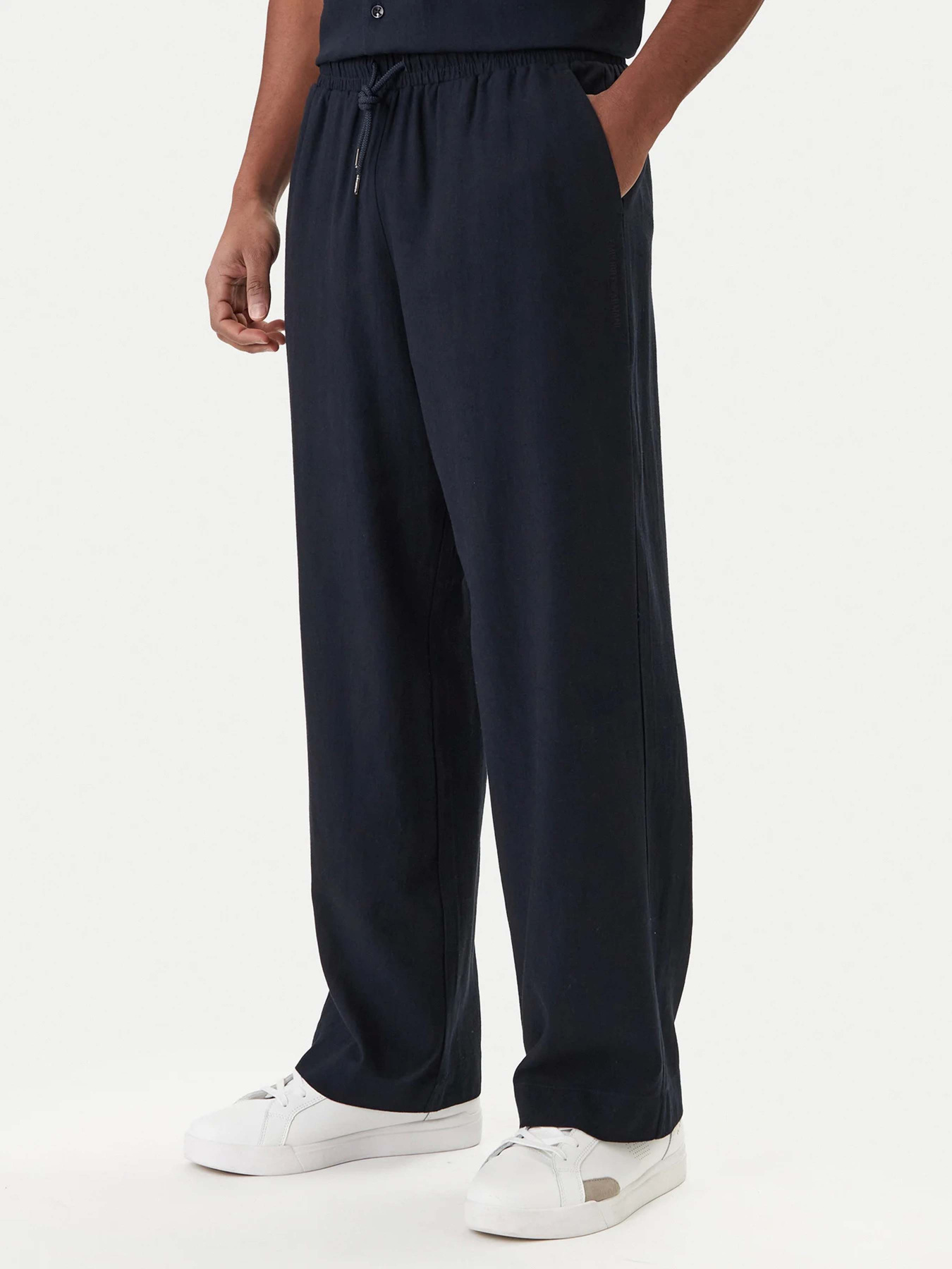 Штани Emporio Armani модель EM000586-AF20590-UB102 Штани Emporio Armani модель EM000586-AF20590-UB102 Фото