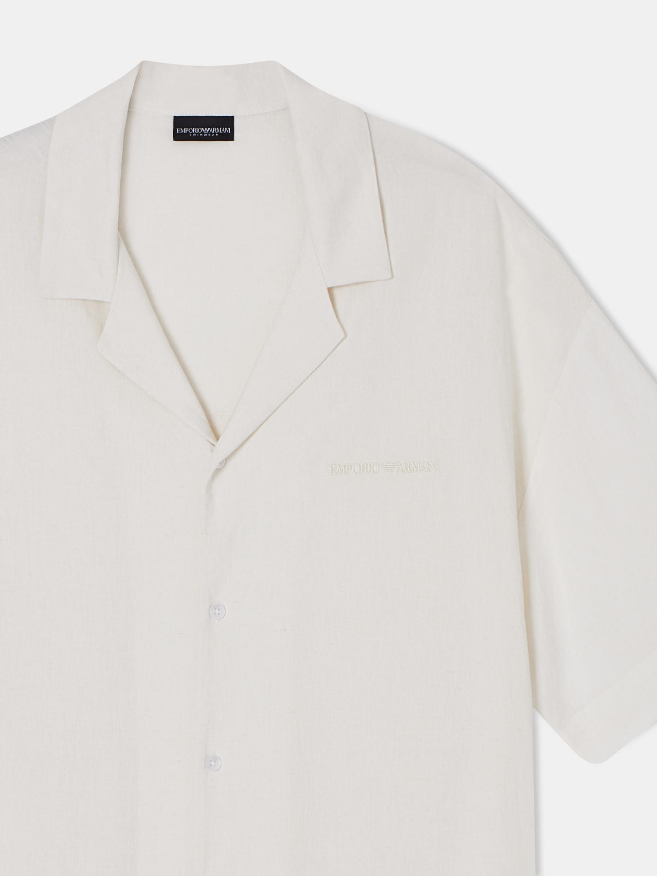 Рубашки Emporio Armani модель EM000593-AF20590-U0002 Рубашки Emporio Armani модель EM000593-AF20590-U0002 Фото
