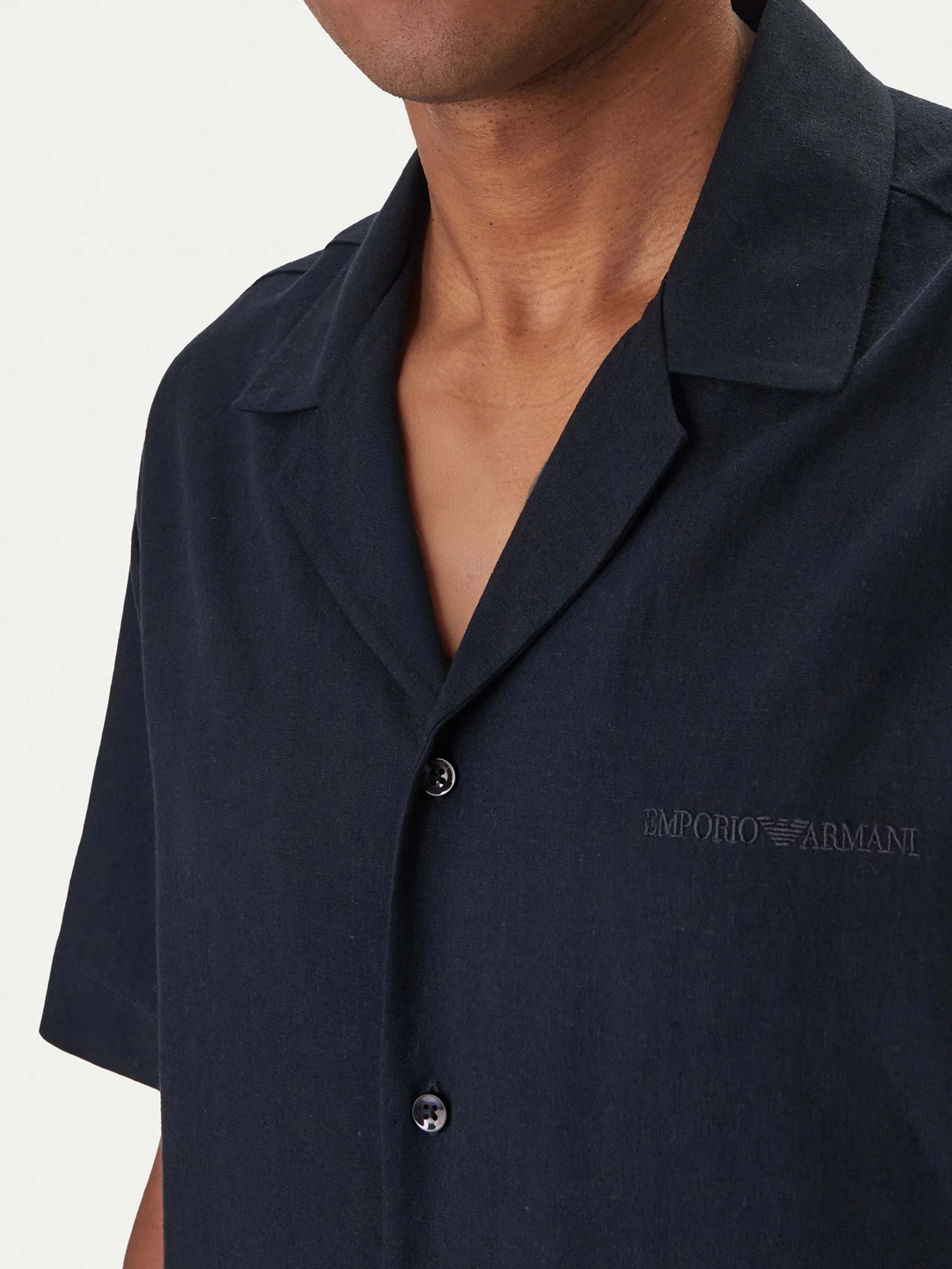Сорочки Emporio Armani модель EM000593-AF20590-UB102 Сорочки Emporio Armani модель EM000593-AF20590-UB102 Фото