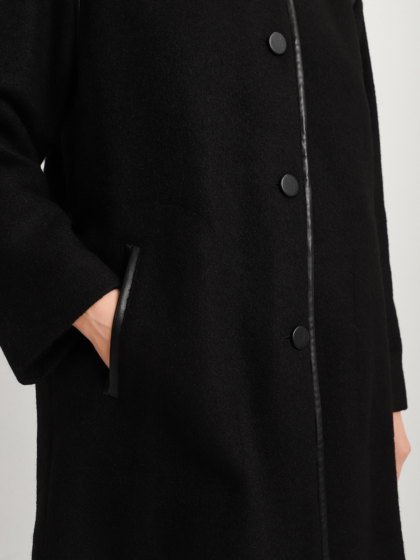 Пальто и плащи Emporio Armani модель 6K2L6A-2JWVZ-0999 Фото
