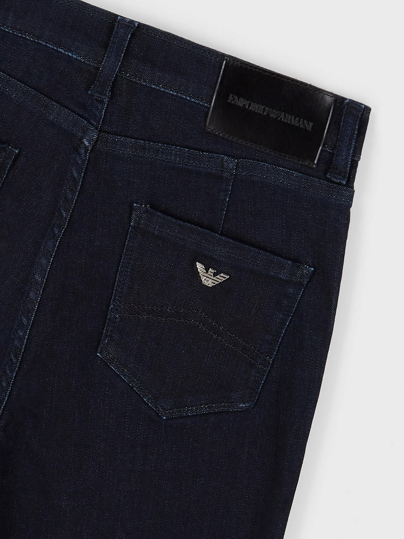 Джинси Emporio Armani J64 модель 8N2J64-2DL2Z-0941 Джинси Emporio Armani J64 модель 8N2J64-2DL2Z-0941 Фото