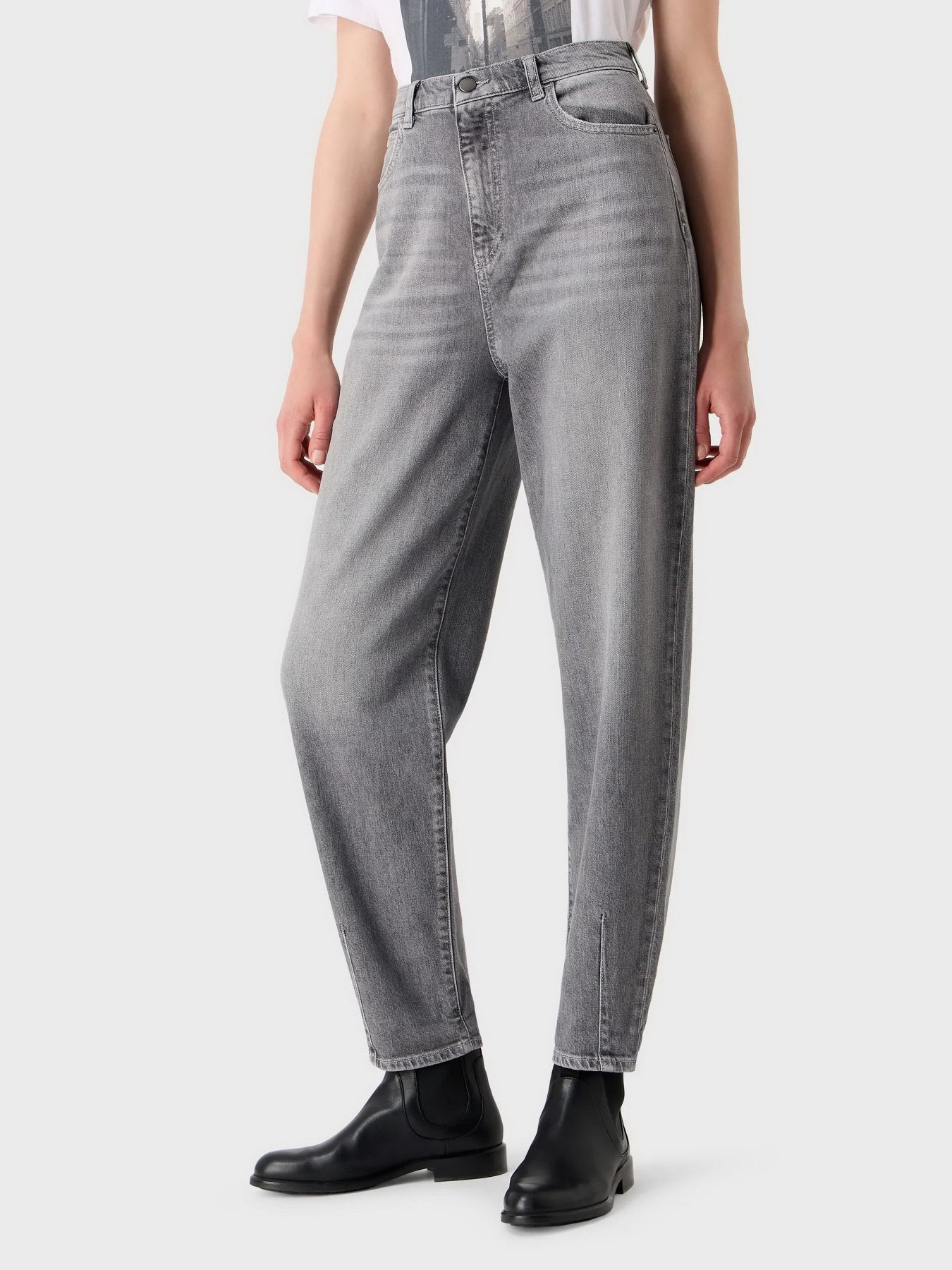 Джинсы Emporio Armani J7B модель 8N2J7B-2DAYZ-0662 Джинсы Emporio Armani J7B модель 8N2J7B-2DAYZ-0662 Фото
