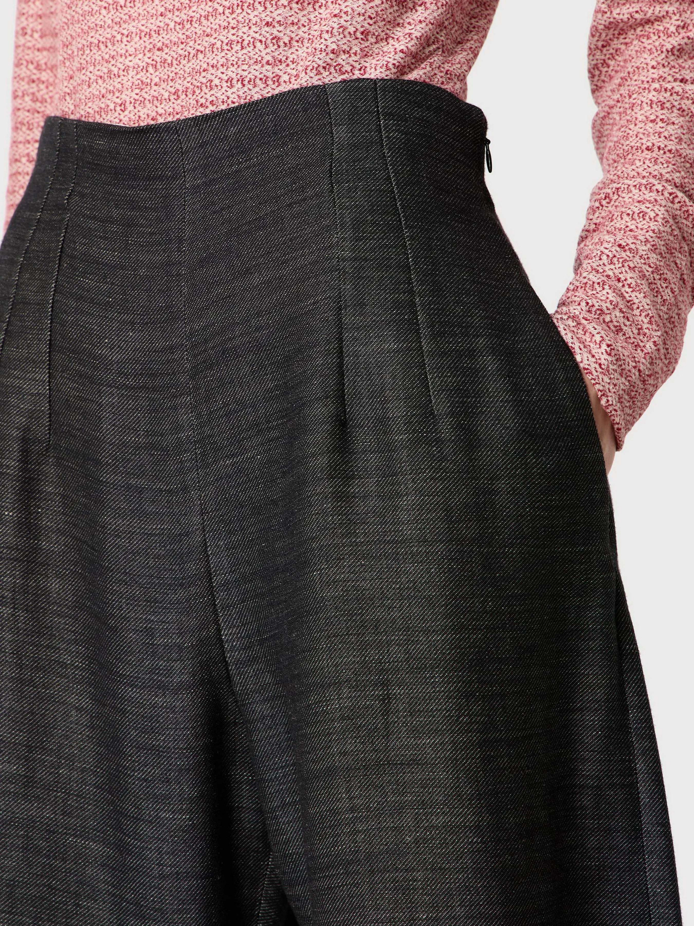Штани Emporio Armani модель H4NP13-E2106-099 Штани Emporio Armani модель H4NP13-E2106-099 Фото