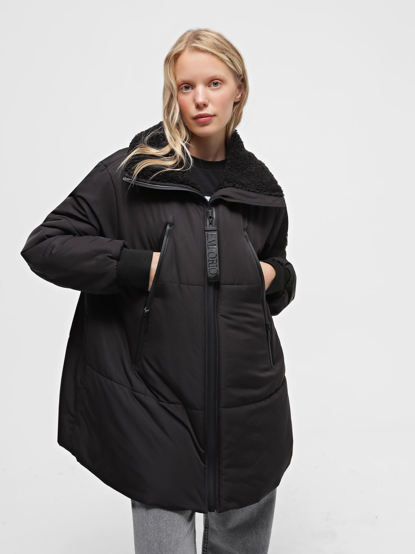 Куртки та дублянки Emporio Armani модель 6R2B85-2NNIZ-0999 Куртки та дублянки Emporio Armani модель 6R2B85-2NNIZ-0999 Фото