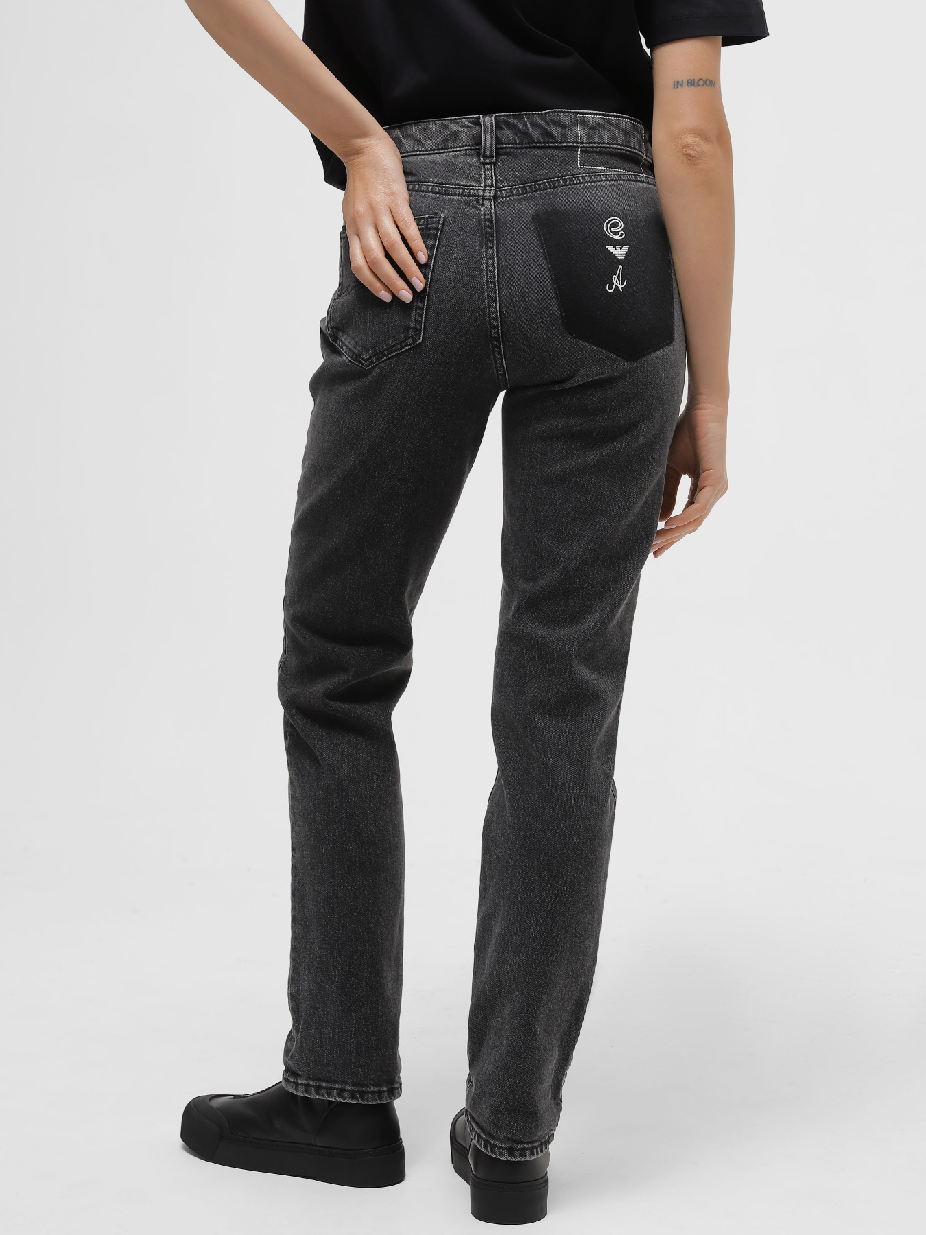 Джинсы Emporio Armani J15 модель 6R2J15-2DAWZ-0662 Джинсы Emporio Armani J15 модель 6R2J15-2DAWZ-0662 Фото
