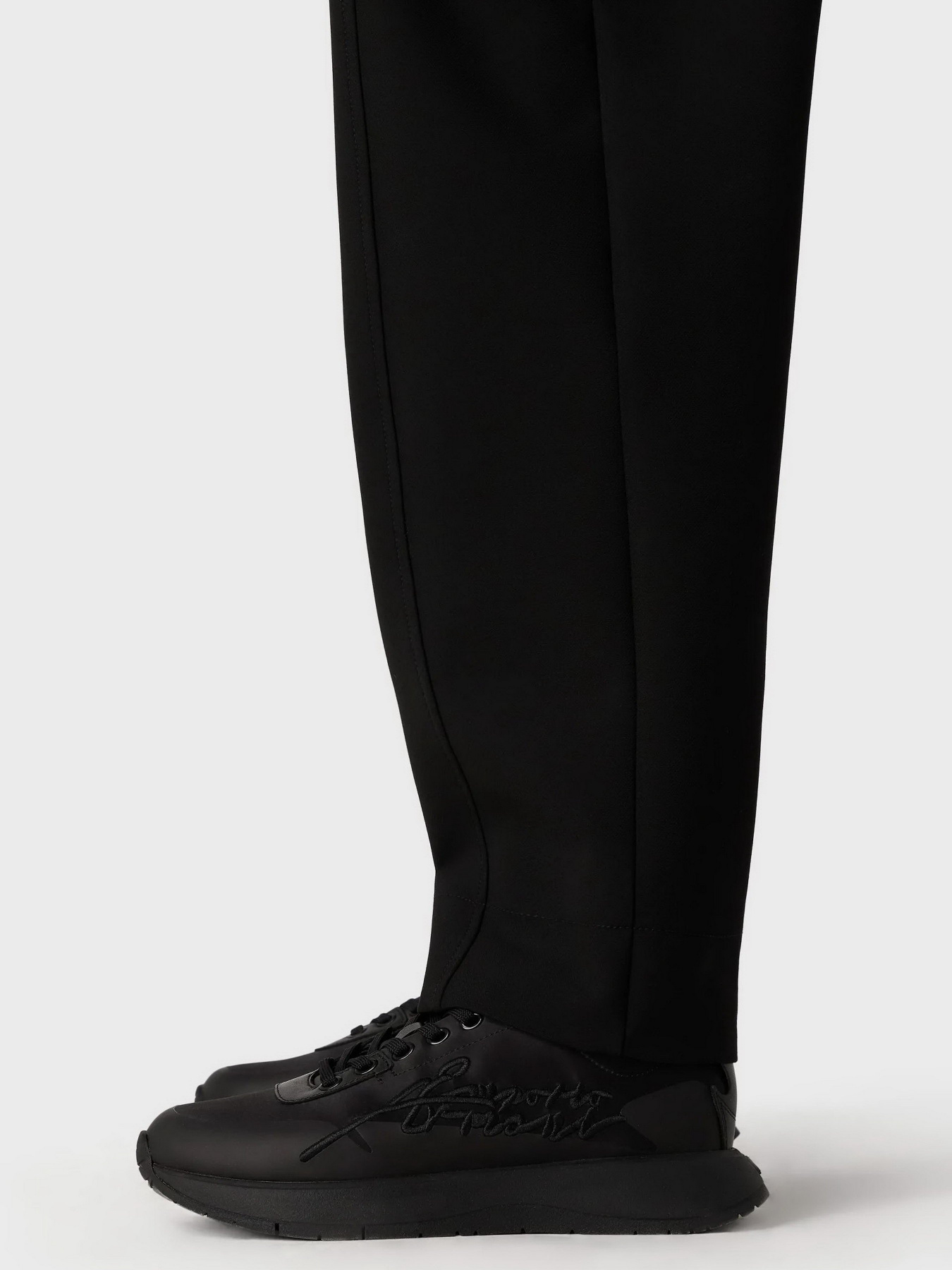 Штани Emporio Armani модель 6R2P97-2N2PZ-0999 Штани Emporio Armani модель 6R2P97-2N2PZ-0999 Фото
