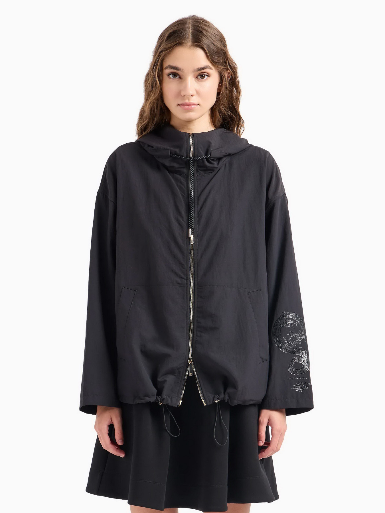 Куртки та дублянки Emporio Armani Chinese New Year модель EW000002-AF10005-UC001 Куртки та дублянки Emporio Armani Chinese New Year модель EW000002-AF10005-UC001 Фото