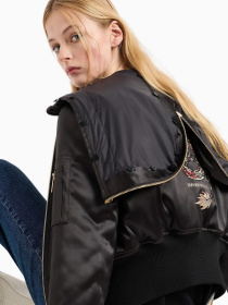 Куртки и дубленки Emporio Armani Chinese New Year модель EW000003-AF10004-UC001 Фото