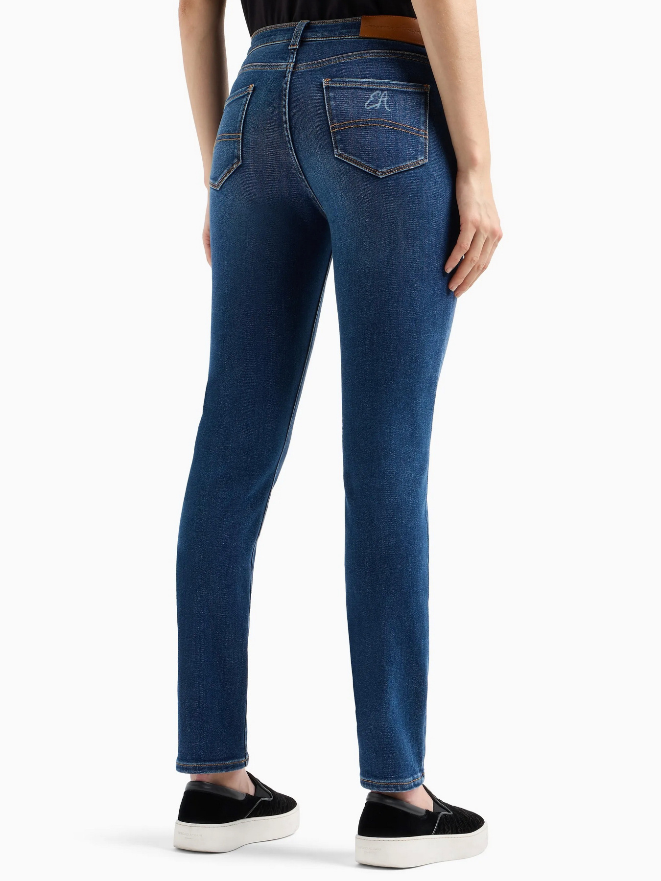 Джинсы Emporio Armani модель 6D2J20-2DUPZ-0942 Джинсы Emporio Armani модель 6D2J20-2DUPZ-0942 Фото