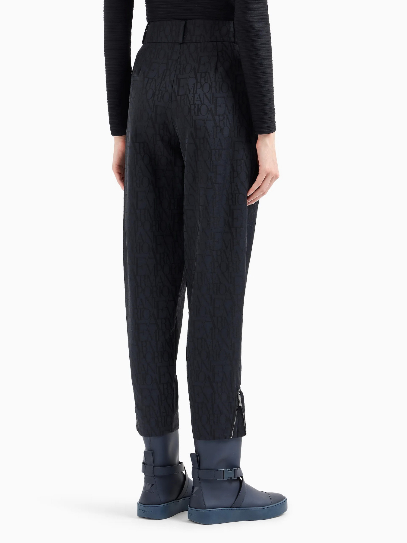 Штани Emporio Armani модель 6D2P62-2NGGZ-0999 Штани Emporio Armani модель 6D2P62-2NGGZ-0999 Фото
