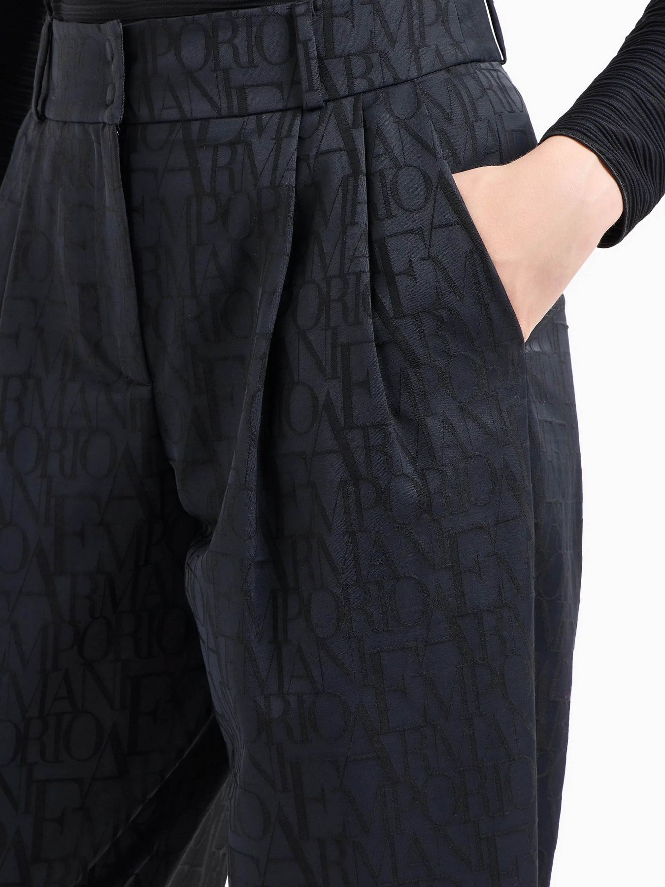 Штани Emporio Armani модель 6D2P62-2NGGZ-0999 Штани Emporio Armani модель 6D2P62-2NGGZ-0999 Фото