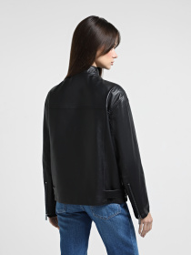 Куртки та дублянки Emporio Armani модель EW000229-AF10529-UC001 Фото
