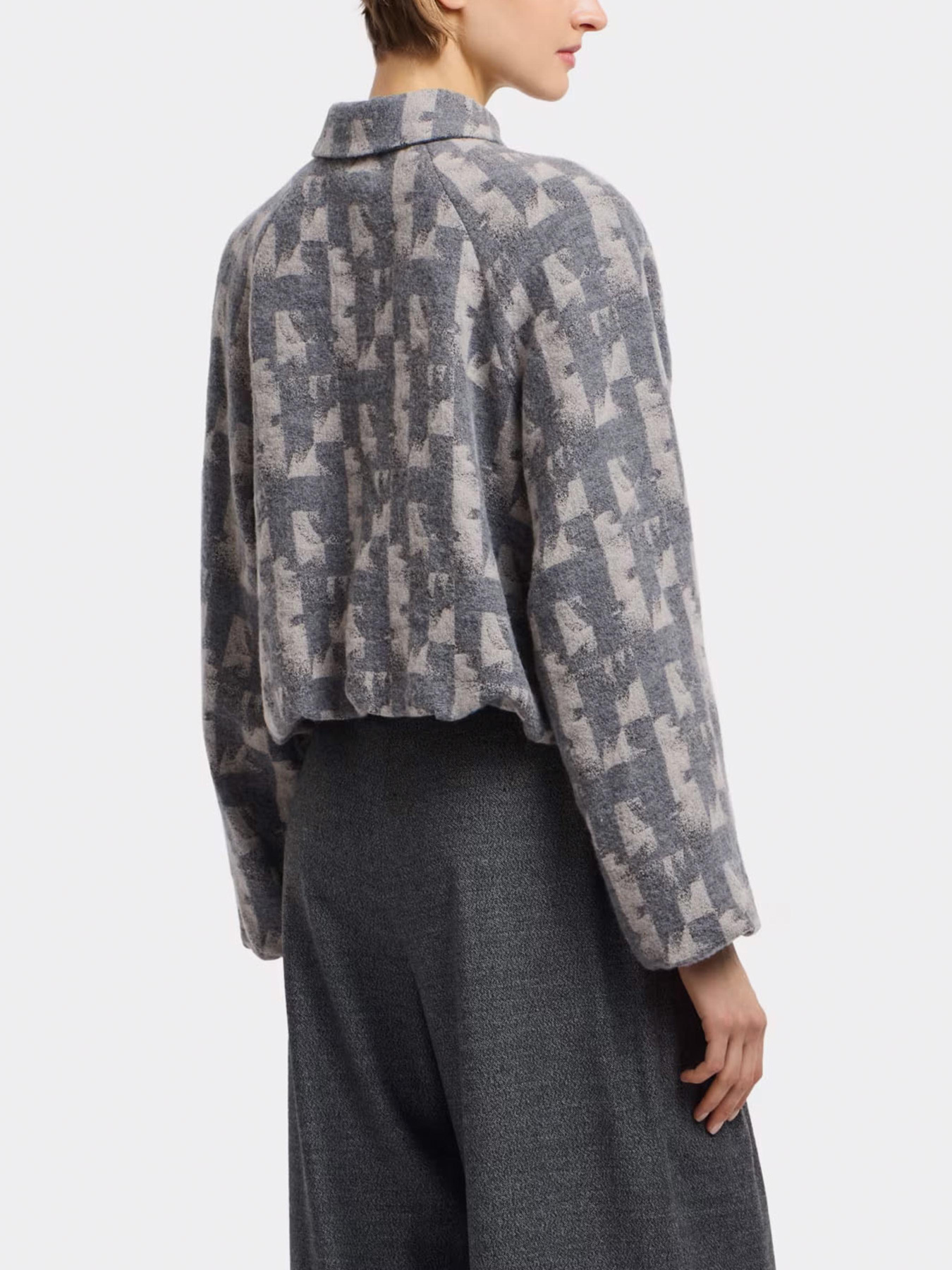 Куртки та дублянки Emporio Armani модель EW002618-TE16962-F8026 Фото