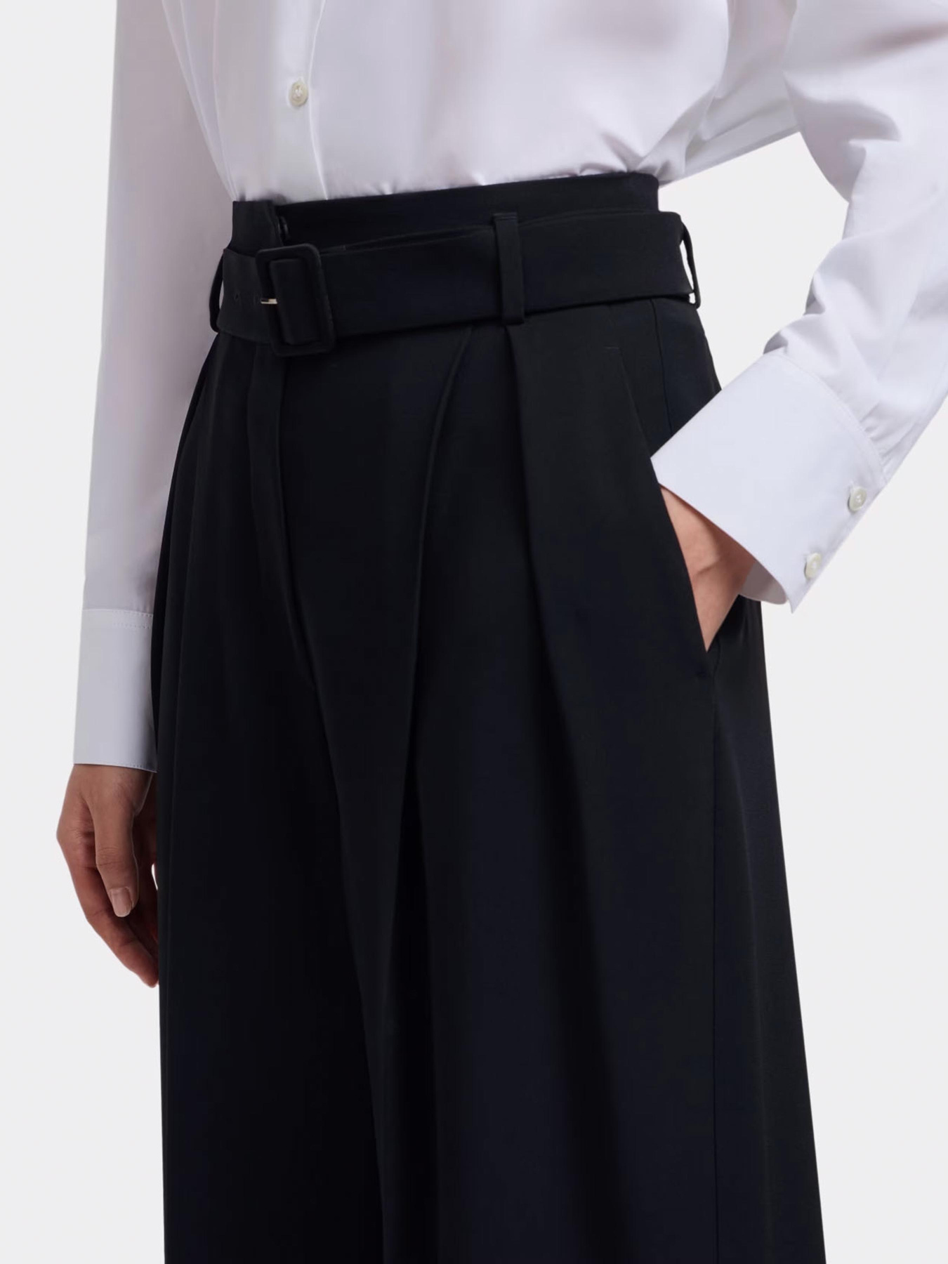 Штани Emporio Armani модель EW002637-TE10419-UC001 Фото