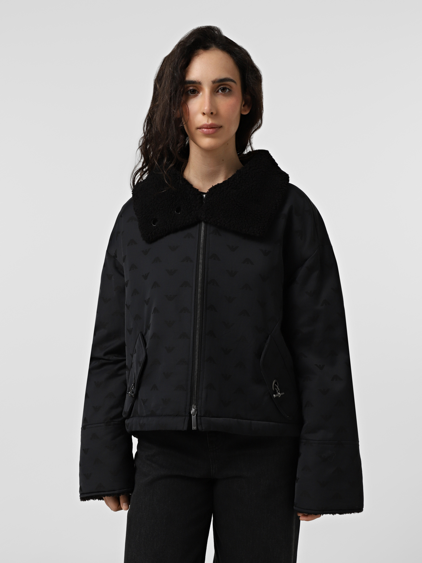 Куртки та дублянки Emporio Armani модель EW001392-AF14362-UC001 Куртки та дублянки Emporio Armani модель EW001392-AF14362-UC001 Фото