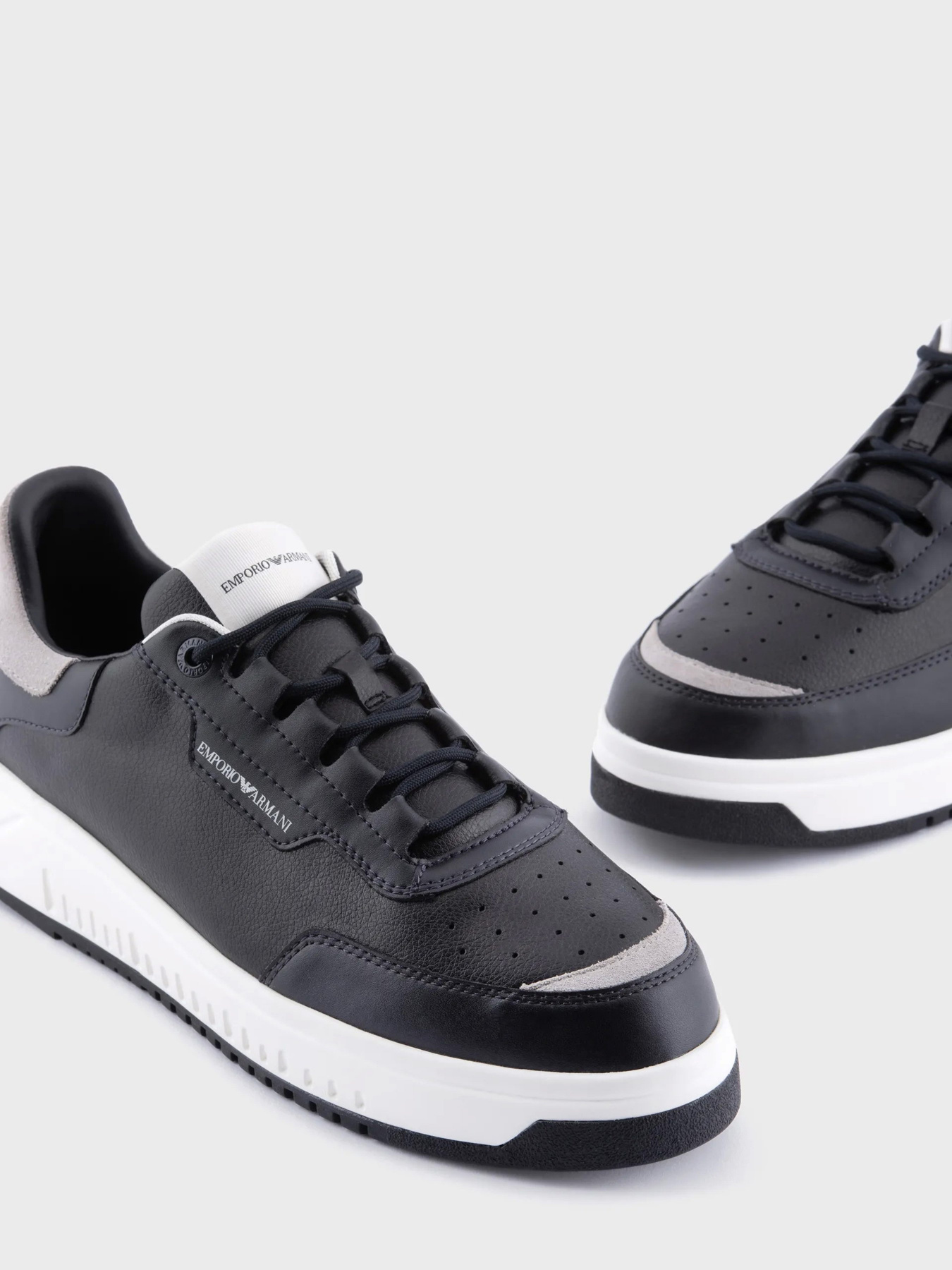 Кроссовки Emporio Armani модель X4X589-XN321-S139 Фото