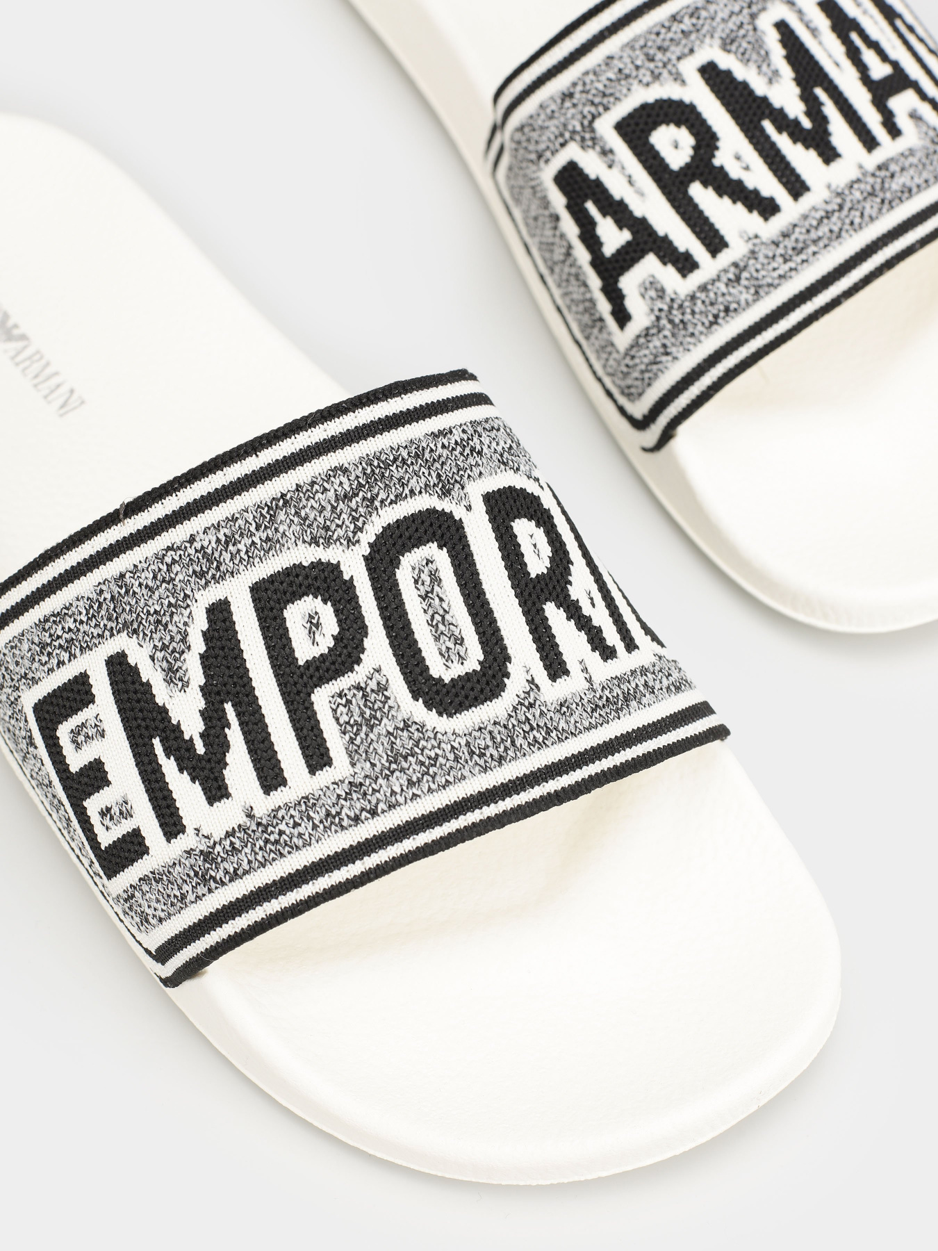 Шлёпанцы Emporio Armani модель X4P123-XD230-D611 Фото