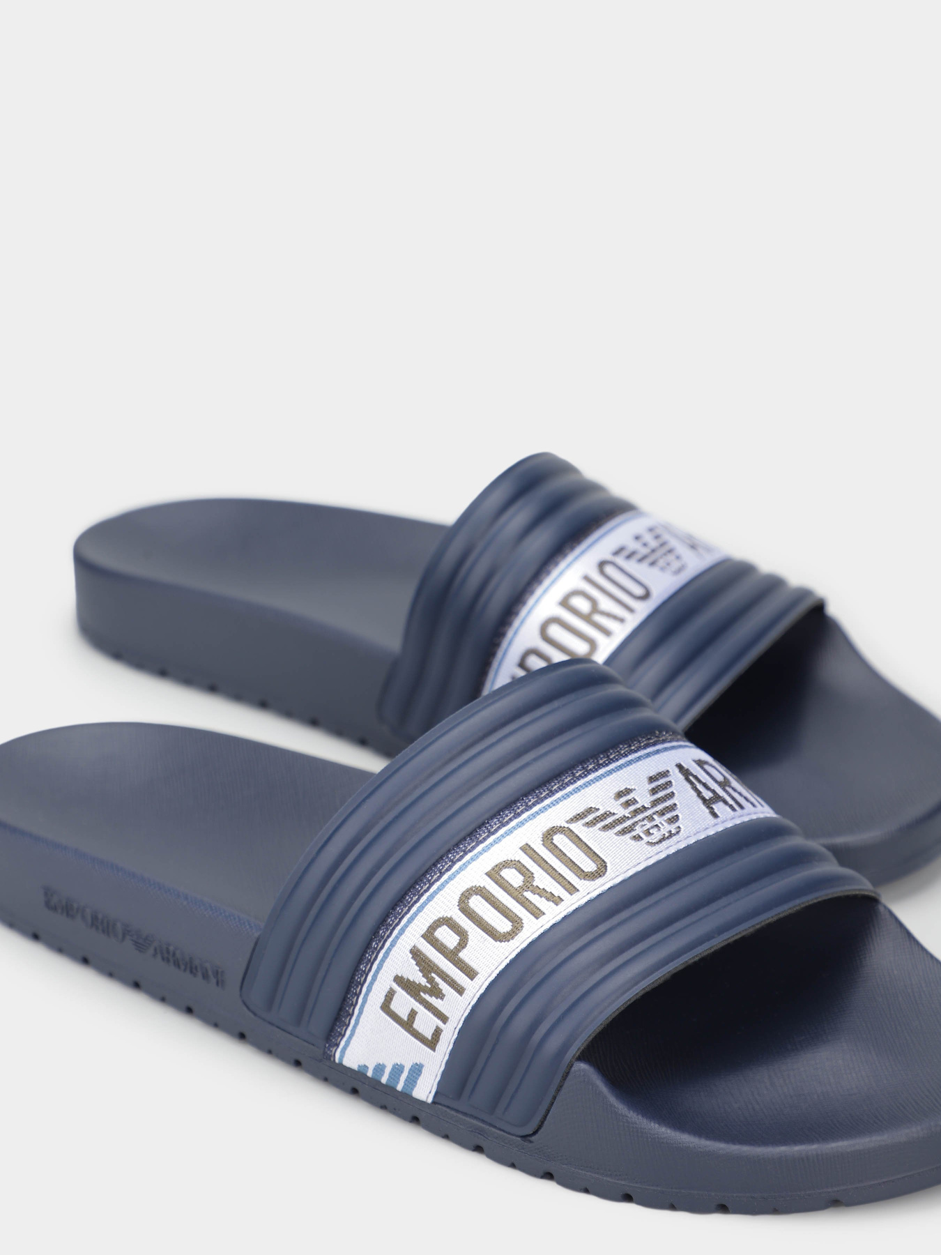 Шлёпанцы Emporio Armani модель XVPS06-XN999-T637 Фото