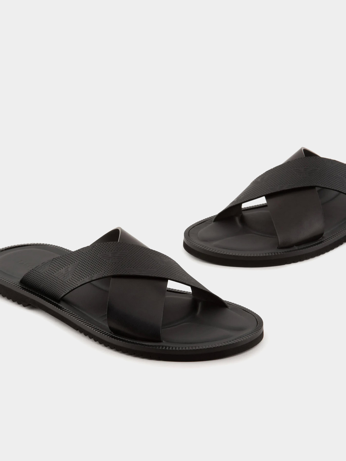 Шльопанці Emporio Armani модель X4P125-XN789-K001 Шльопанці Emporio Armani модель X4P125-XN789-K001 Фото