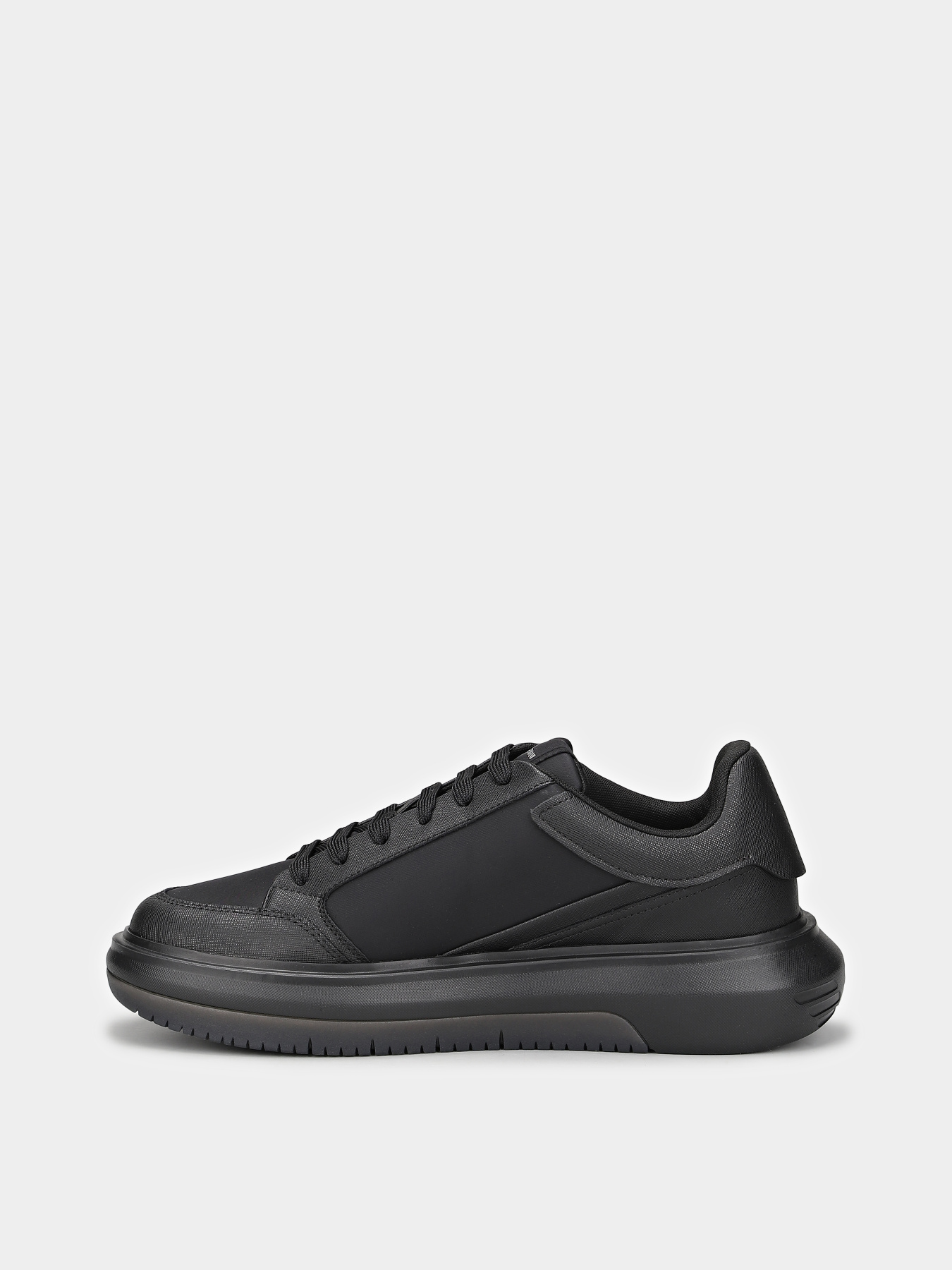 Кроссовки Emporio Armani модель X4X633-XR325-K001 Фото