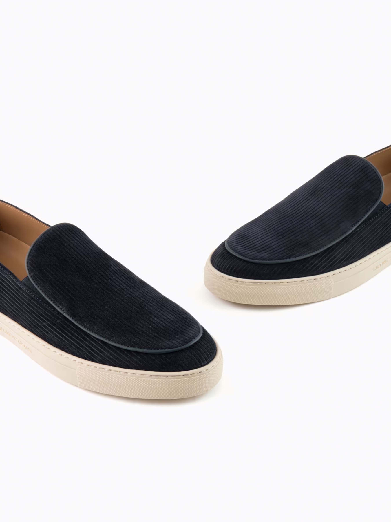 Сліпони та мокасини Emporio Armani модель X4Y008-XF848-00285 Сліпони та мокасини Emporio Armani модель X4Y008-XF848-00285 Фото