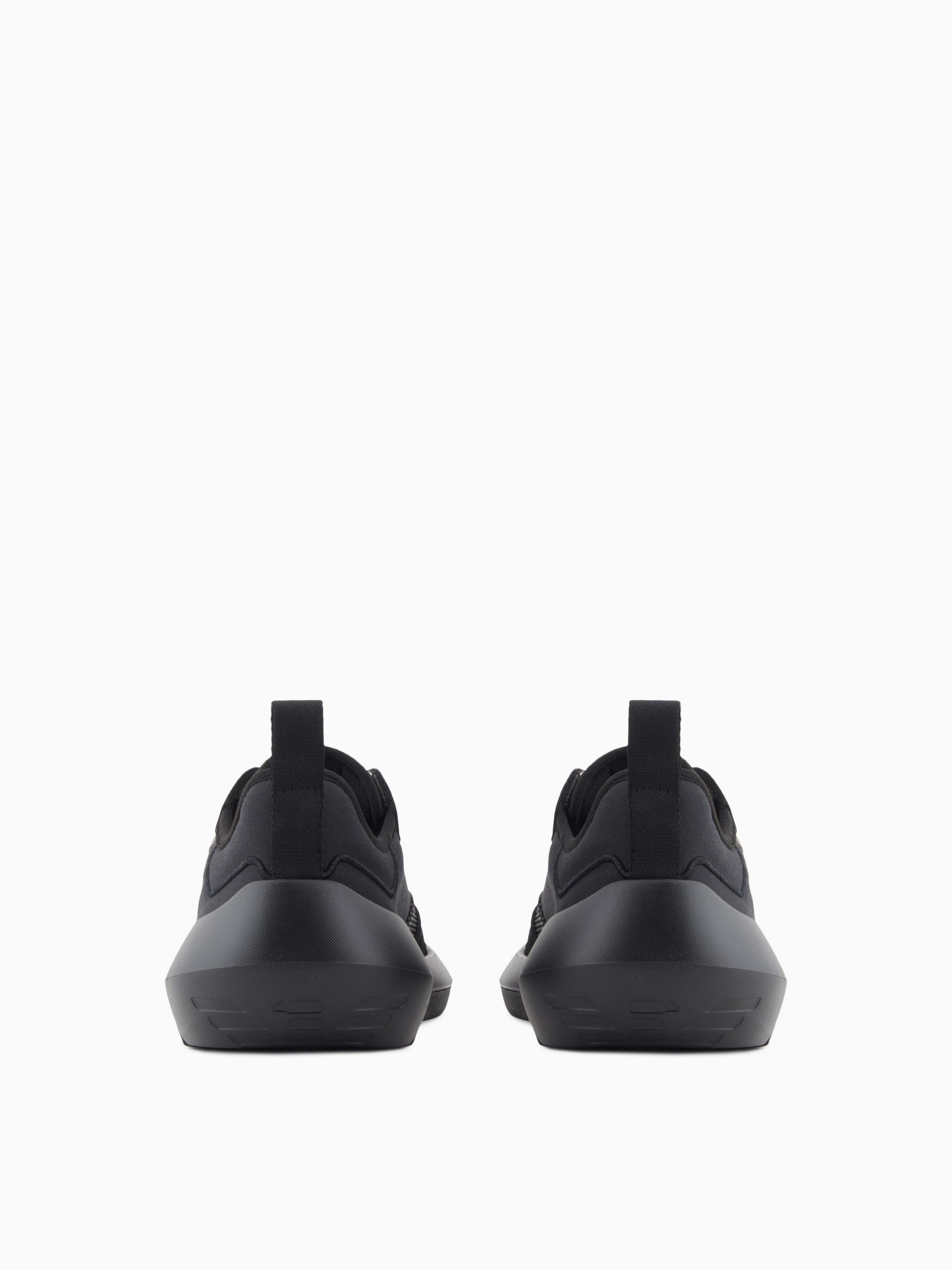 Кроссовки Emporio Armani модель EM003667-AF19533-UC001 Кроссовки Emporio Armani модель EM003667-AF19533-UC001 Фото