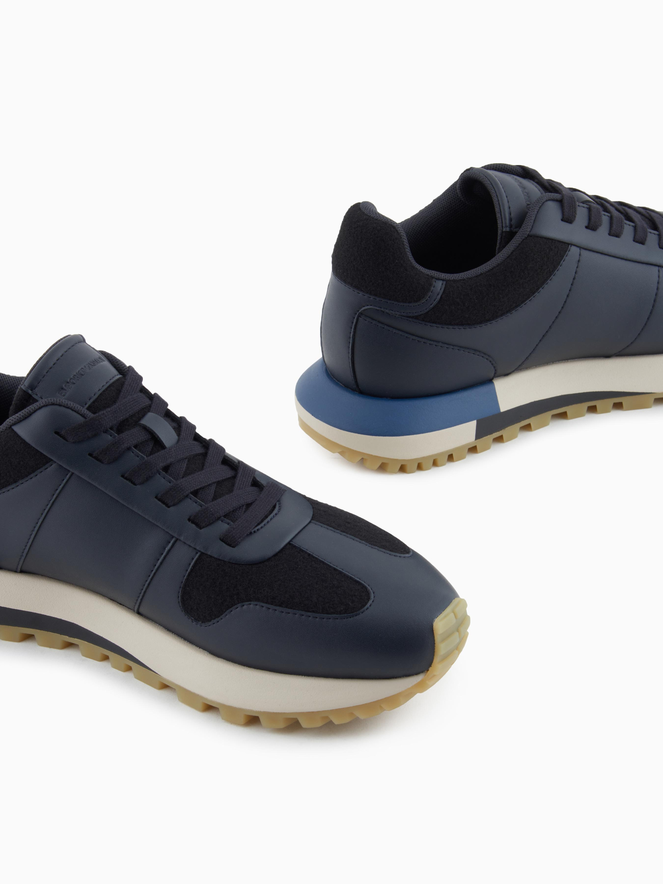 Кроссовки Emporio Armani модель EM002851-AF18013-ZB005 Кроссовки Emporio Armani модель EM002851-AF18013-ZB005 Фото