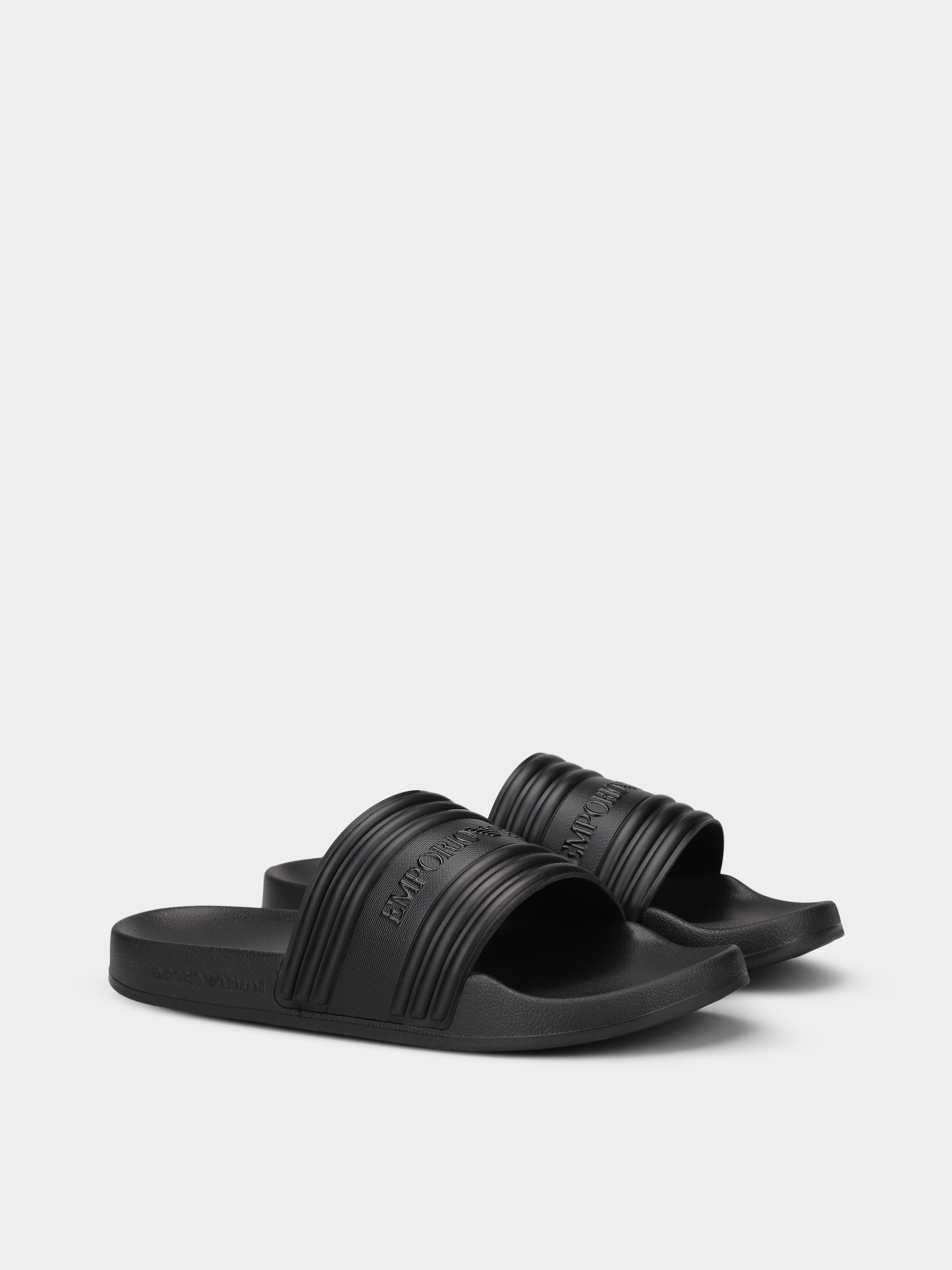 Шльопанці Emporio Armani модель EM002246-AF16403-UC001 Шльопанці Emporio Armani модель EM002246-AF16403-UC001 Фото