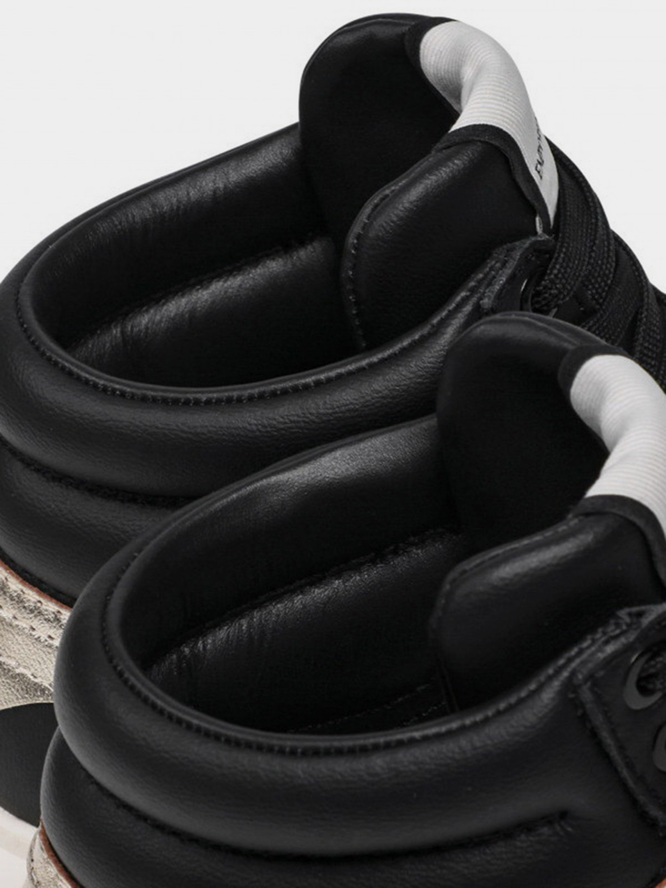 Ботинки и сапоги Emporio Armani модель X3Z050-XN028-M700 Ботинки и сапоги Emporio Armani модель X3Z050-XN028-M700 Фото