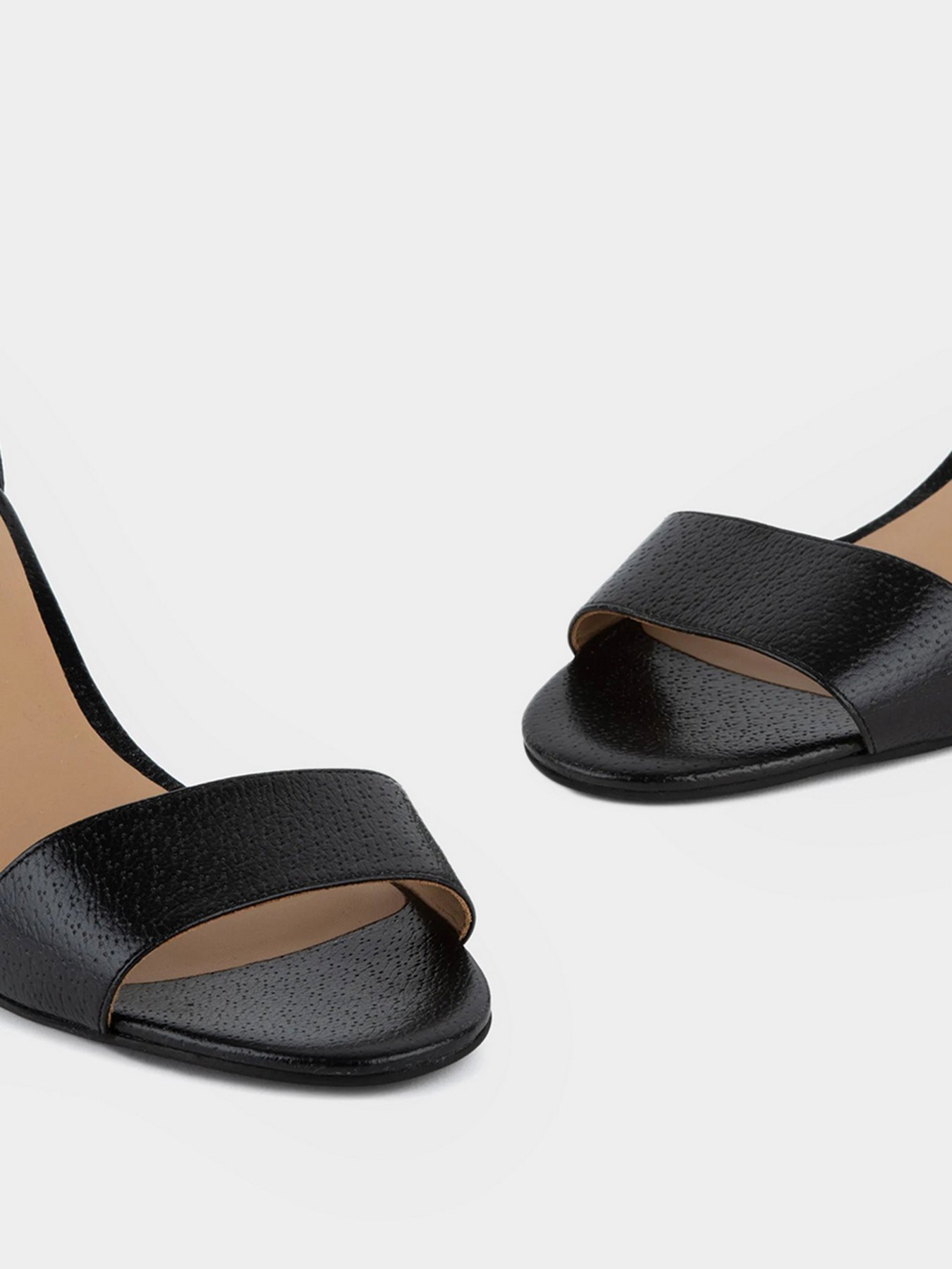 Босоніжки Emporio Armani модель X3P698-XF636-00002 Босоніжки Emporio Armani модель X3P698-XF636-00002 Фото