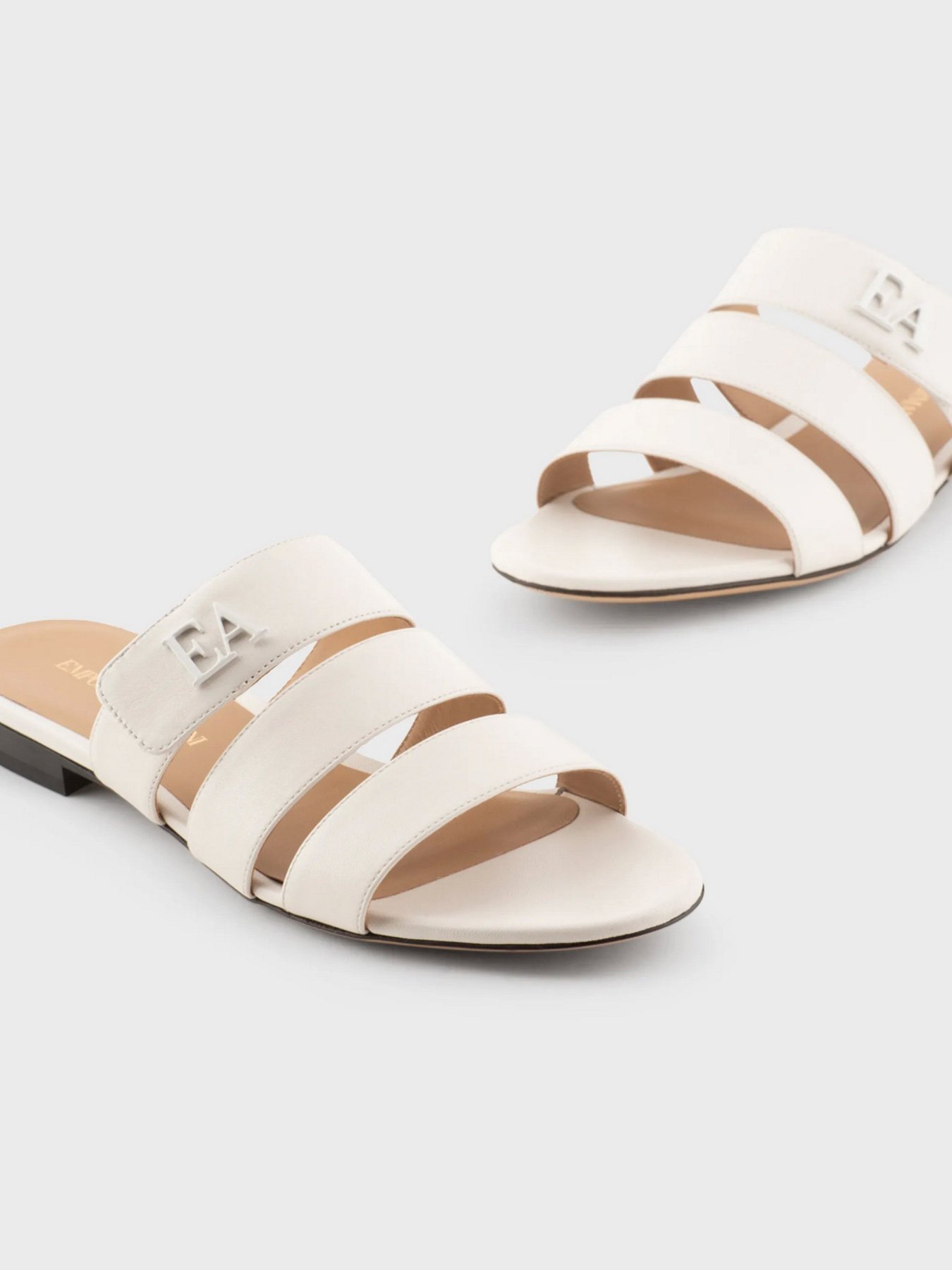 Шльопанці Emporio Armani модель X3P816-XF271-00395 Шльопанці Emporio Armani модель X3P816-XF271-00395 Фото