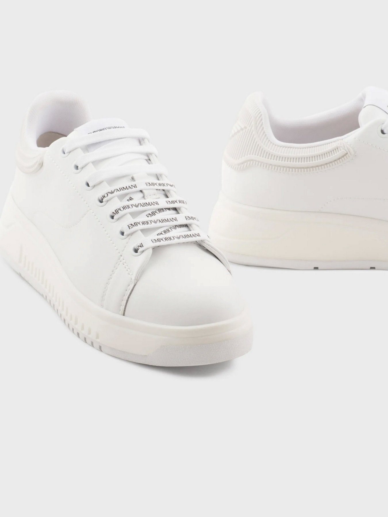 Кроссовки Emporio Armani модель X3X024-XN825-A222 Фото