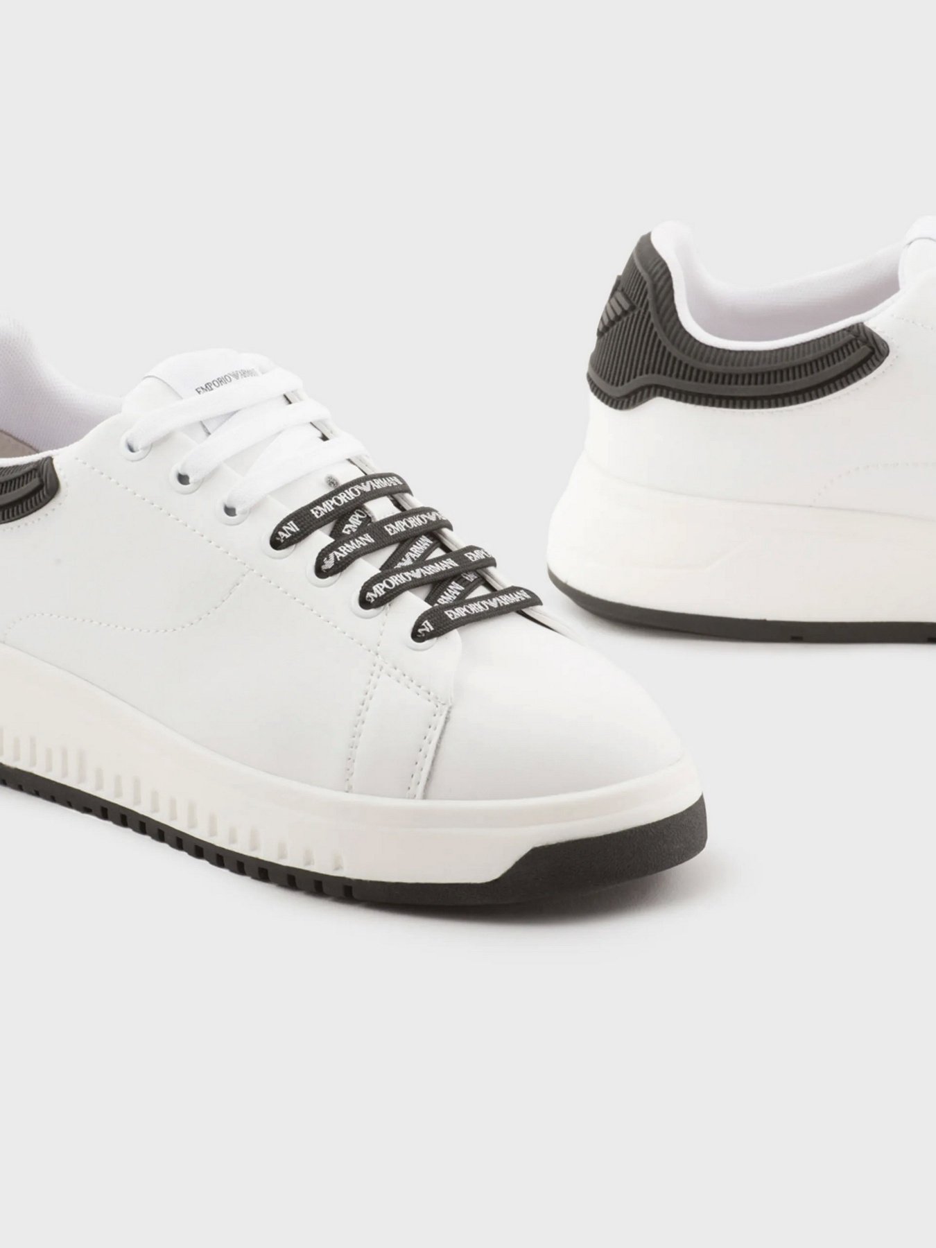 Кроссовки Emporio Armani модель X3X024-XN825-D611 Фото