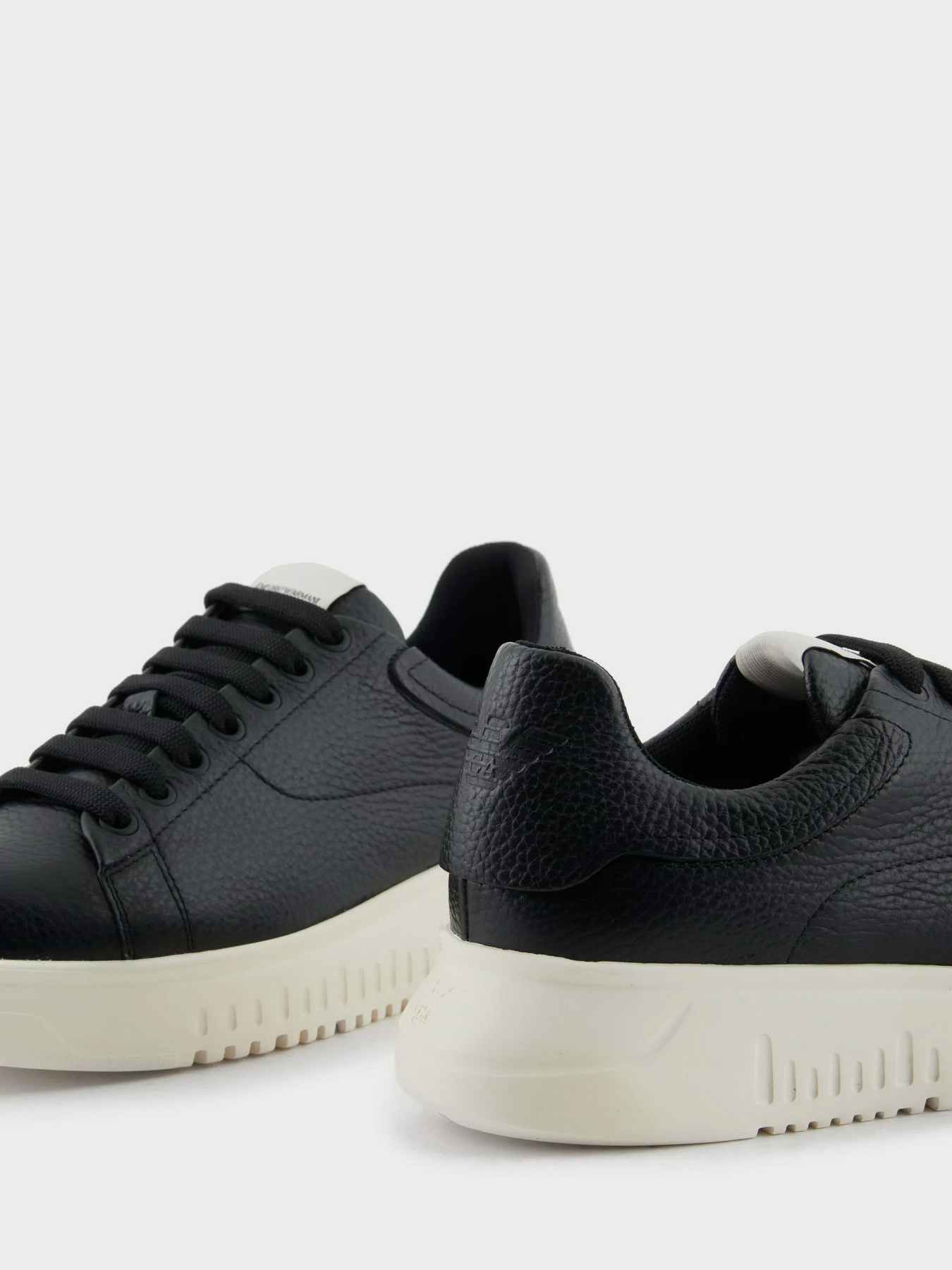 Кроссовки Emporio Armani модель X3X024-XF768-00002 Фото