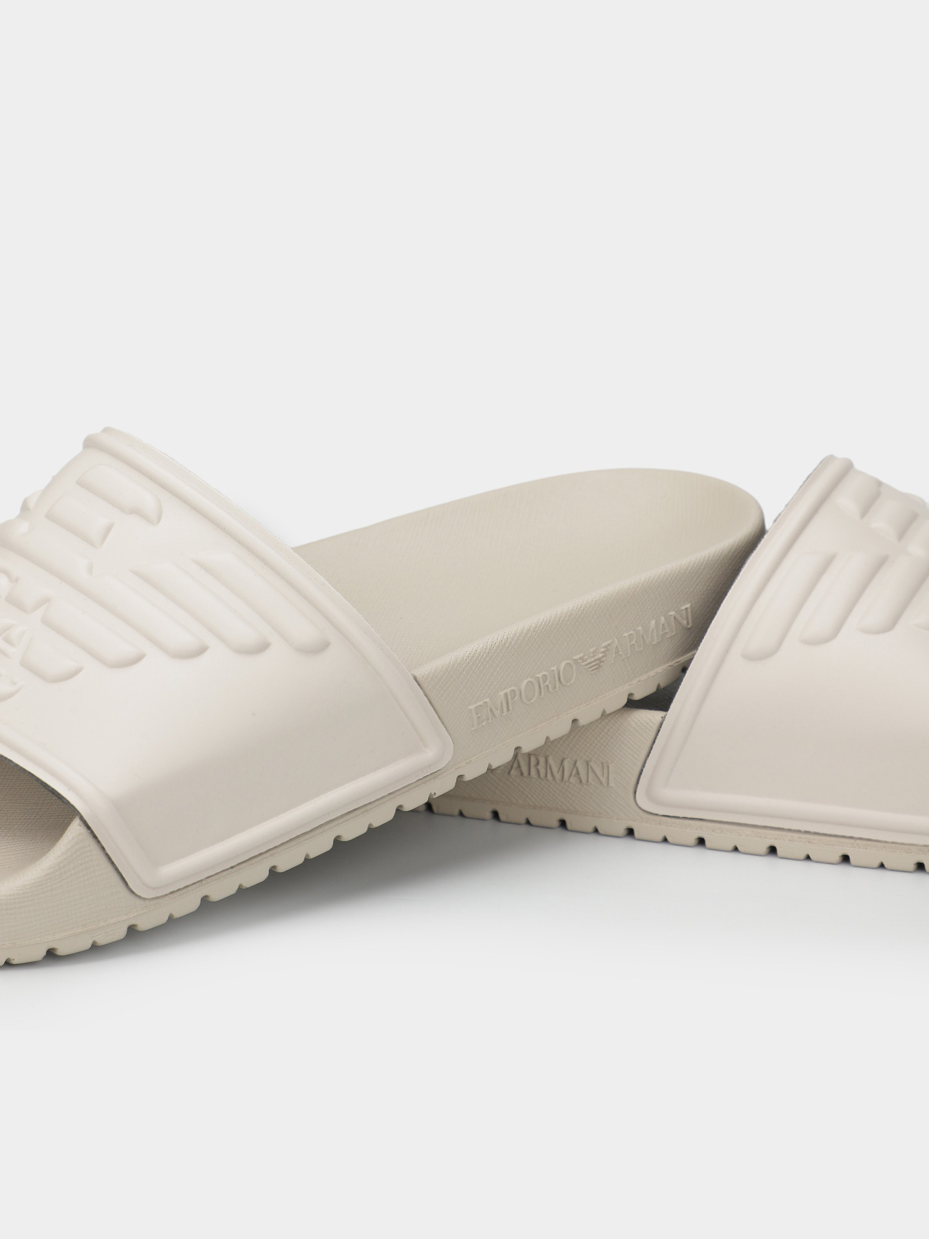 Шлёпанцы Emporio Armani модель XVPS08-XN747-N840 Фото