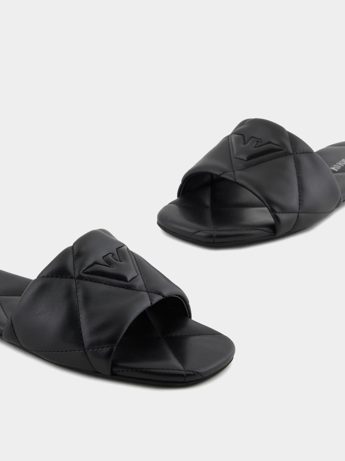 Шльопанці Emporio Armani модель X3P826-XF770-00002 Шльопанці Emporio Armani модель X3P826-XF770-00002 Фото