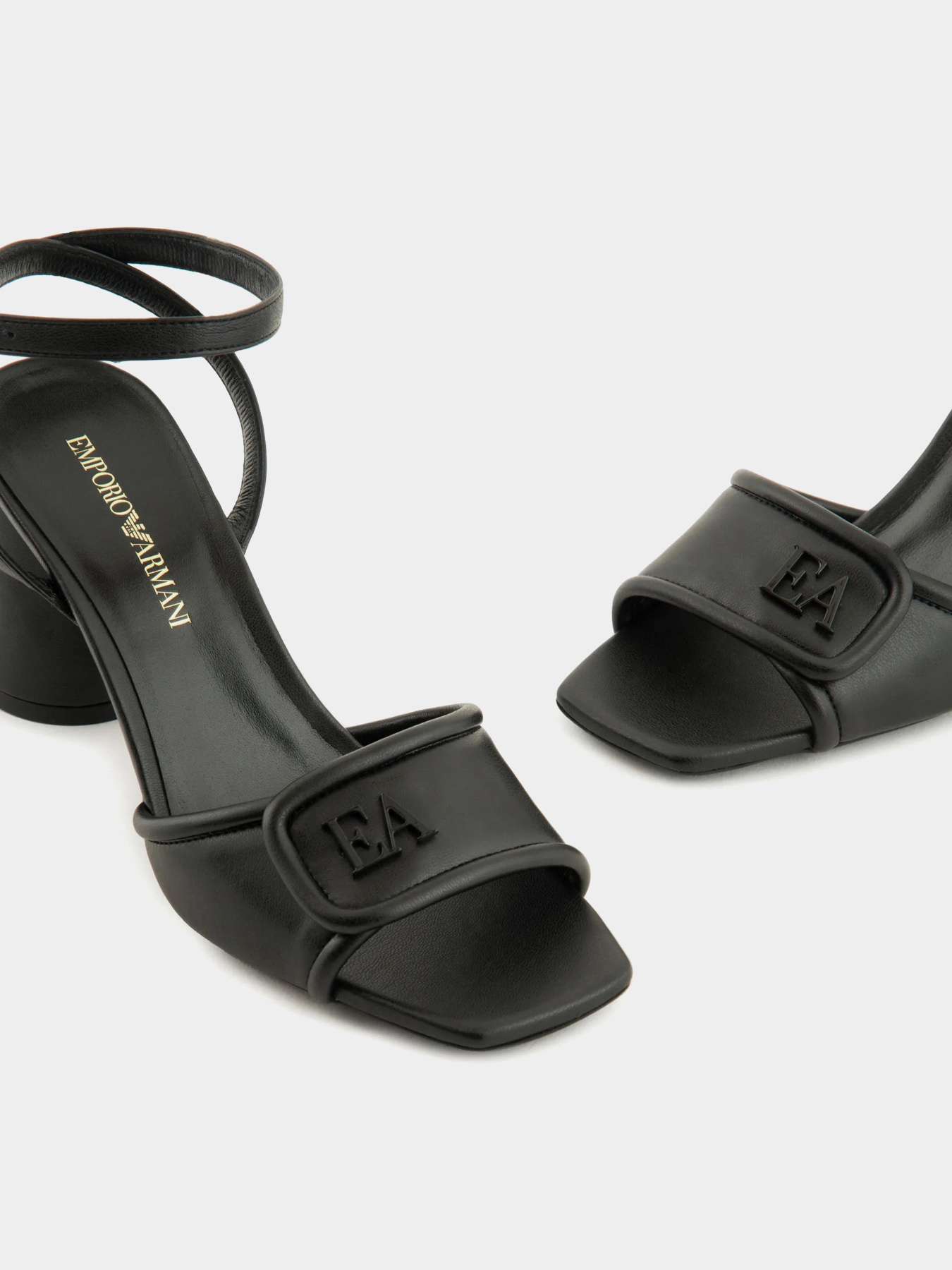 Босоножки Emporio Armani модель X3P831-XF271-00002 Босоножки Emporio Armani модель X3P831-XF271-00002 Фото