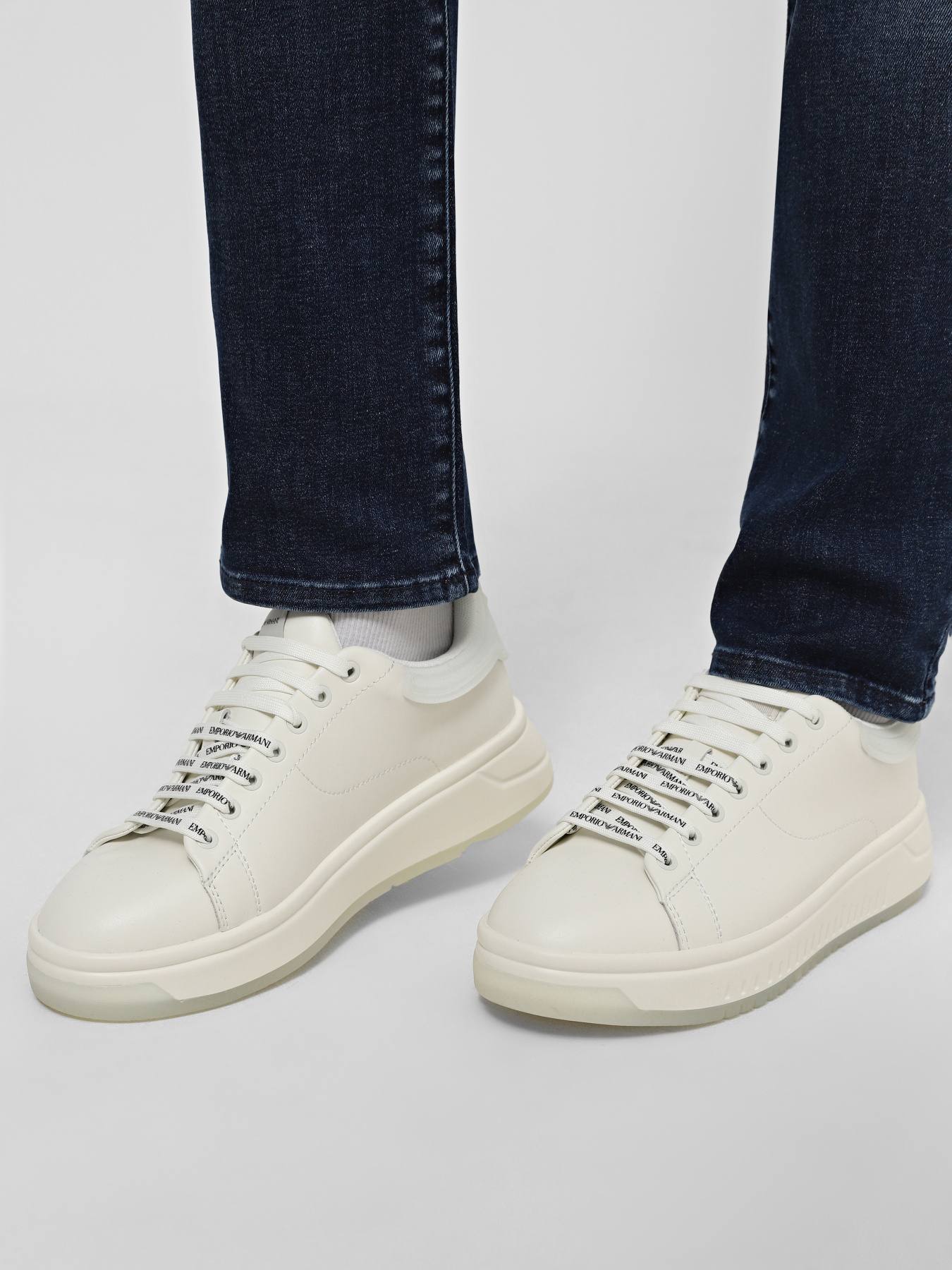 Кроссовки Emporio Armani модель X3X024-XR127-C682 Фото