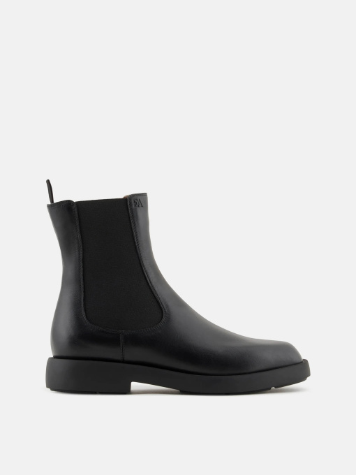 Черевики та чоботи Emporio Armani модель EW000425-AF11991-UC001 Фото
