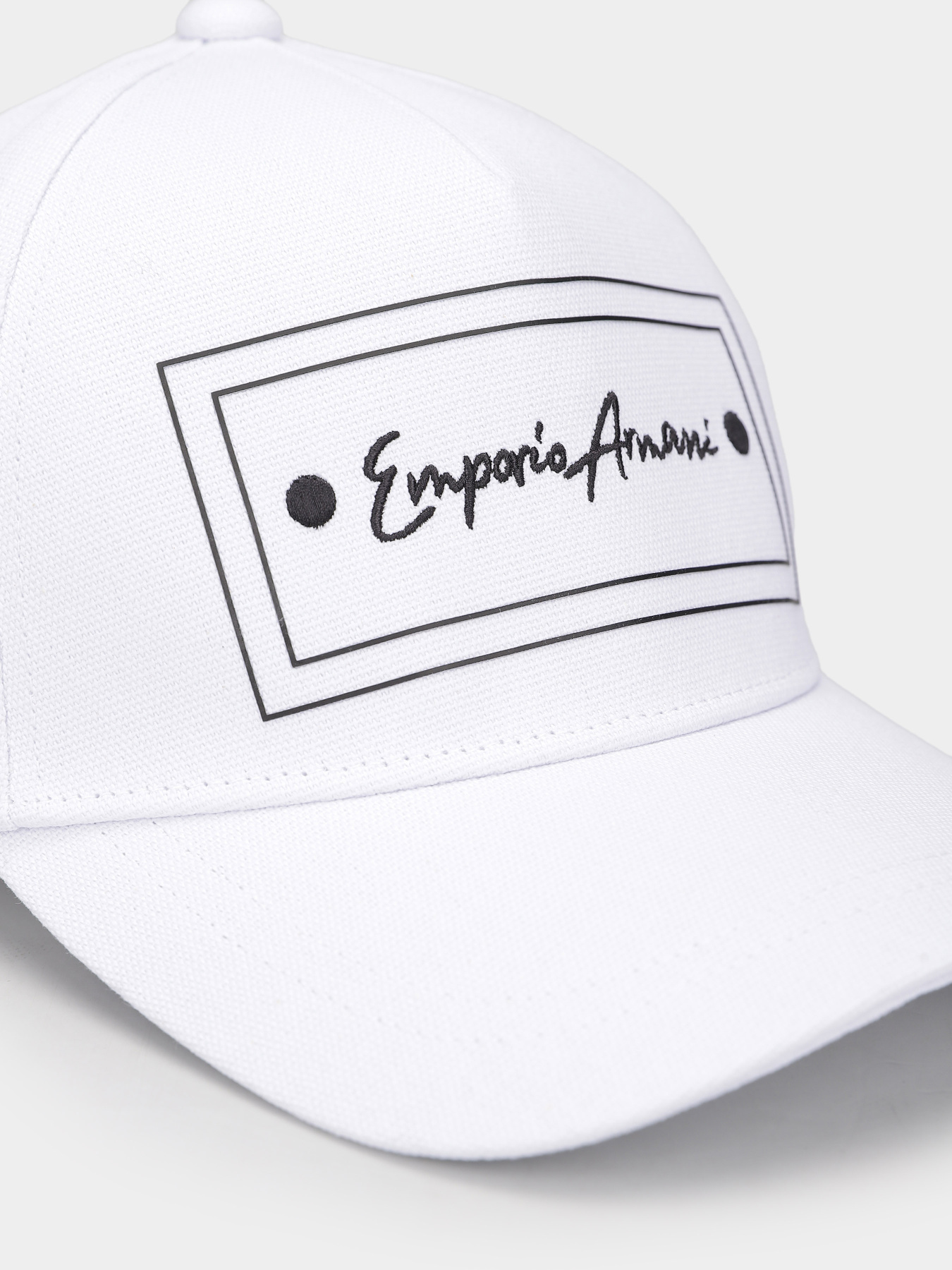 Шапки и кепки Emporio Armani модель EW001893-AF14765-U0001 Шапки и кепки Emporio Armani модель EW001893-AF14765-U0001 Фото