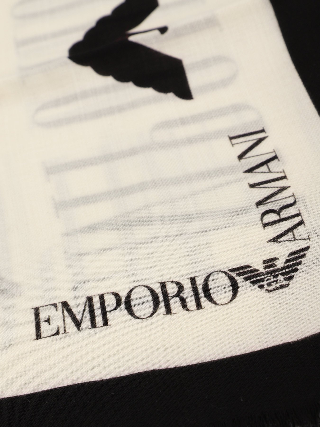 Шарфы и платки Emporio Armani модель 635306-2F318-00911 Фото