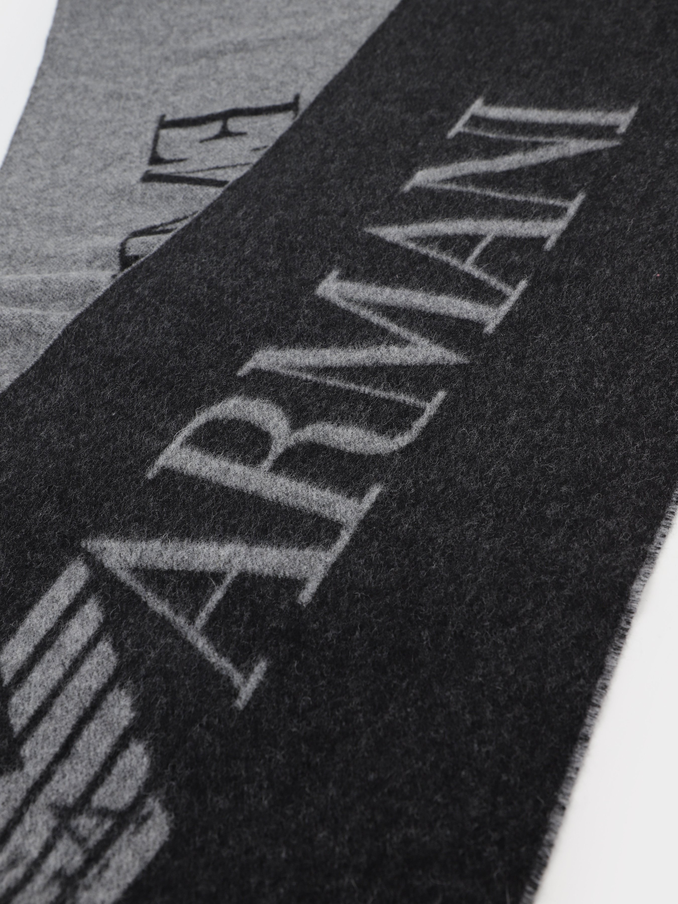 Шарфы и платки Emporio Armani модель 625052-2F360-00321 Фото